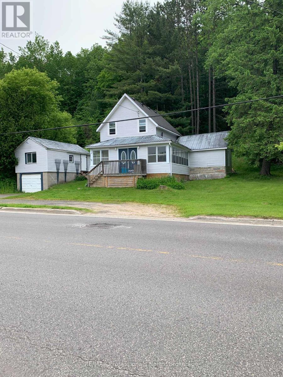 72 Bobcaygeon Road, Minden Hills, Ontario  K0M 2K0 - Photo 3 - X12255616