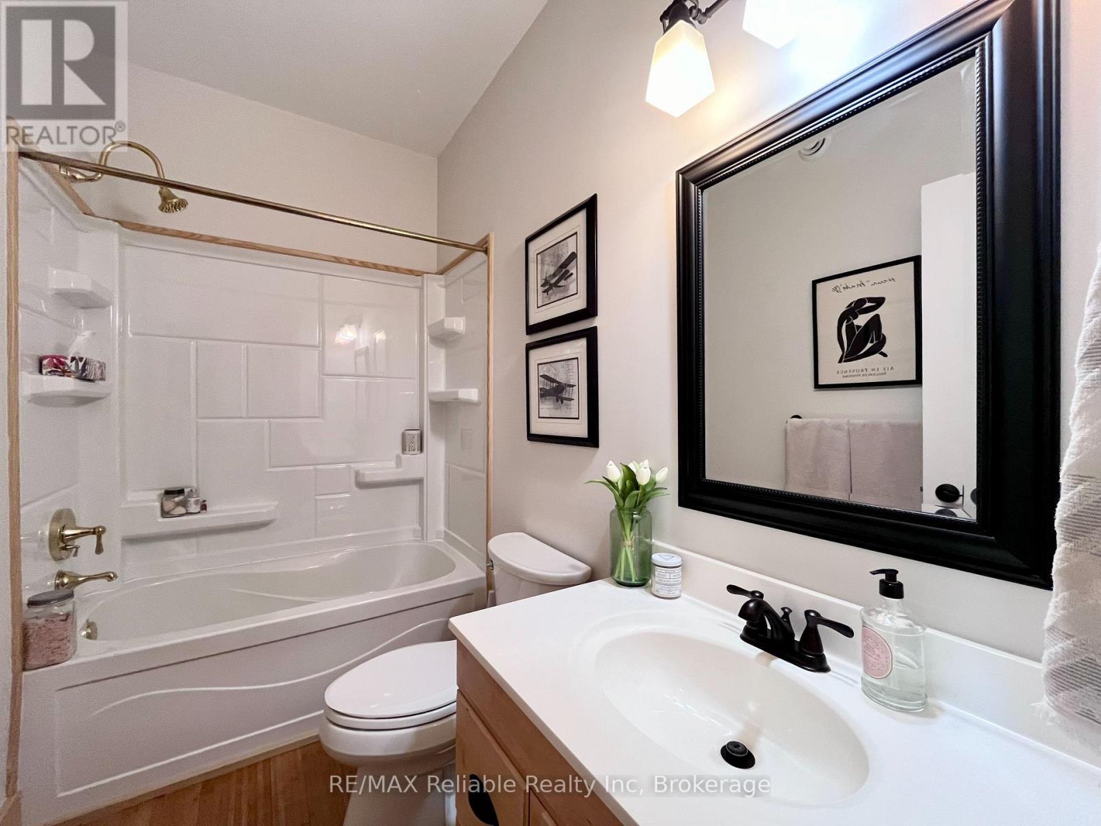11 Ducharme Crescent, Bluewater, Ontario  N0M 1G0 - Photo 15 - X12255883