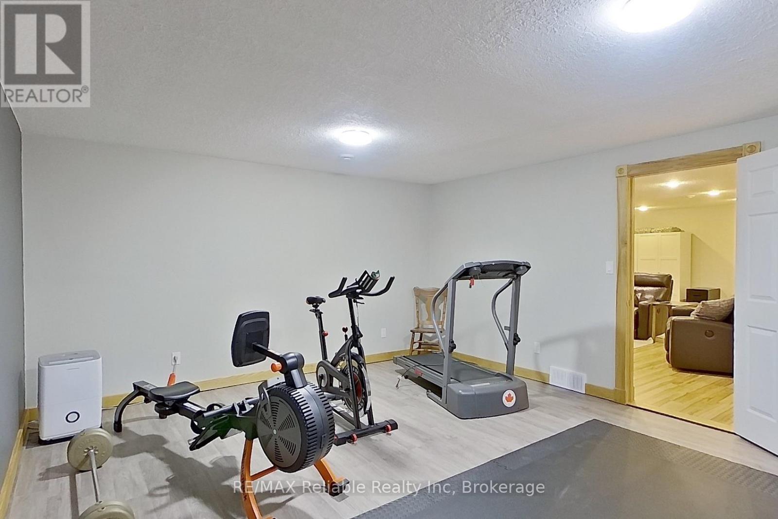 11 Ducharme Crescent, Bluewater, Ontario  N0M 1G0 - Photo 29 - X12255883
