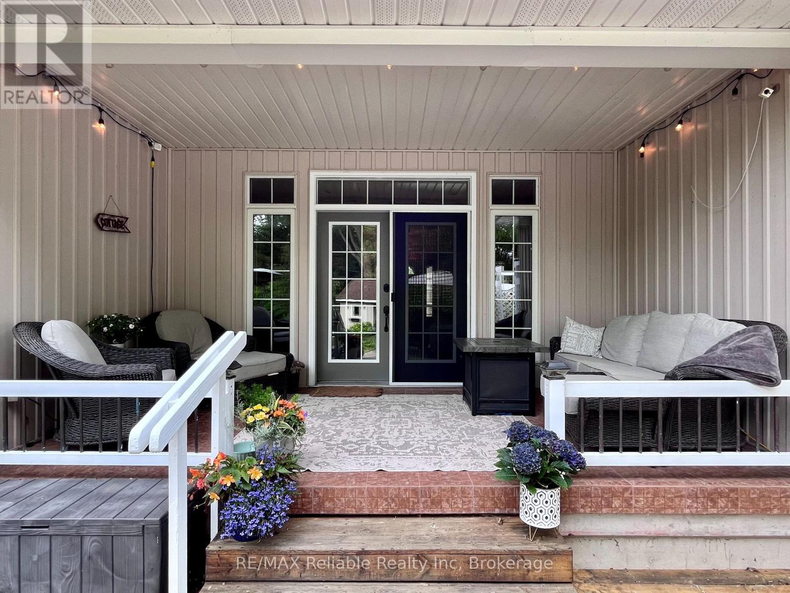 11 Ducharme Crescent, Bluewater, Ontario  N0M 1G0 - Photo 37 - X12255883