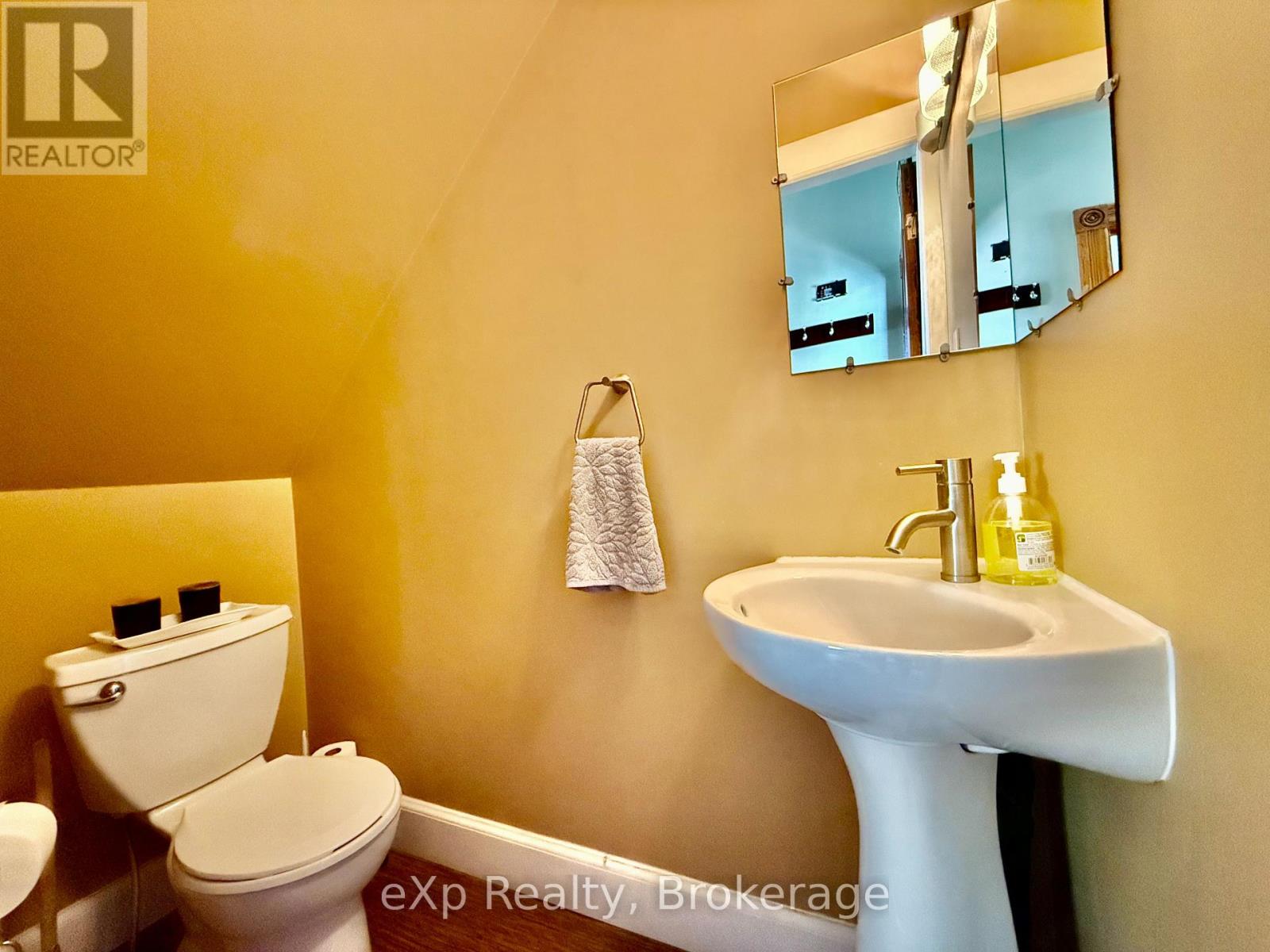 506 9th Avenue, Hanover, Ontario  N4N 2M3 - Photo 7 - X12256265