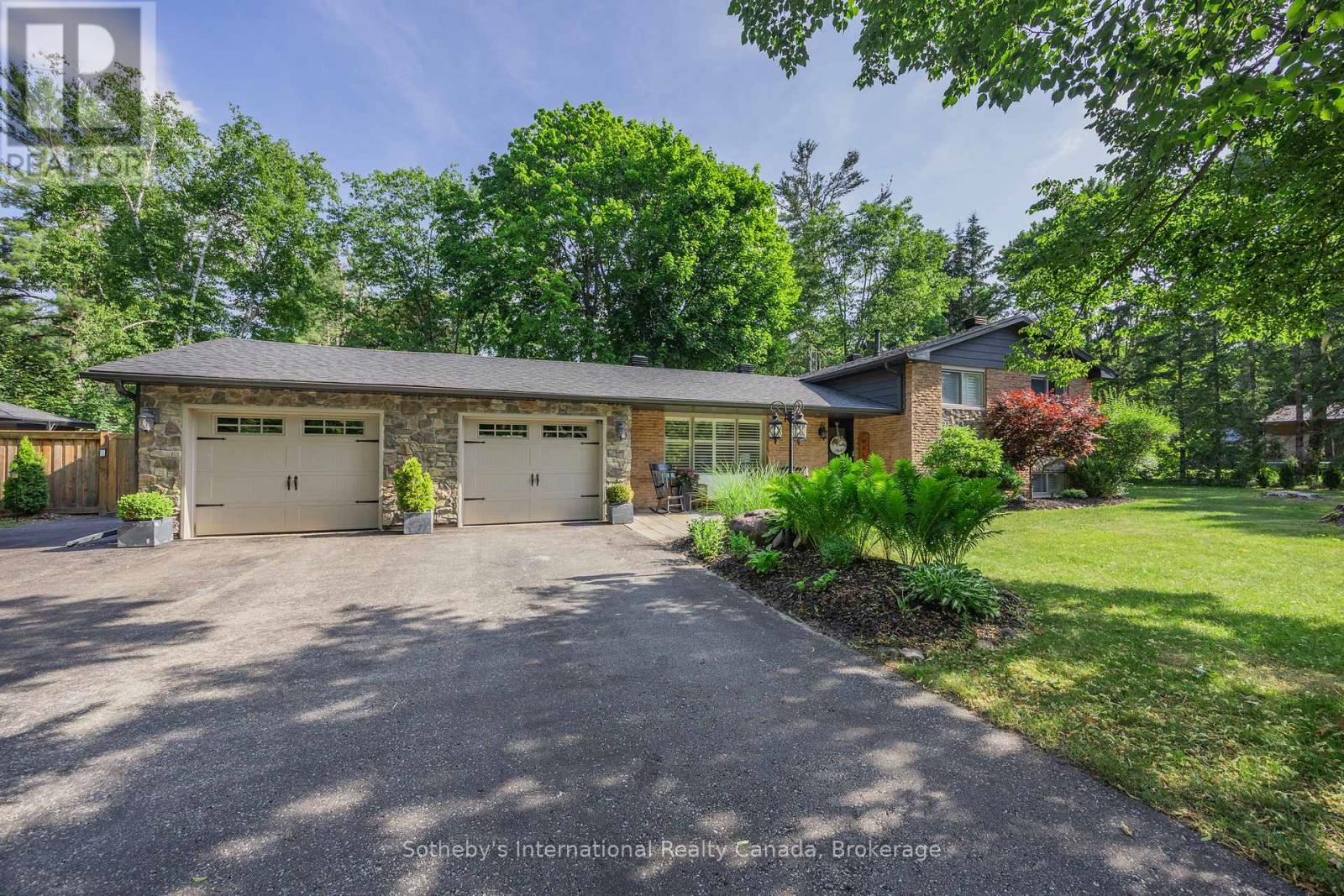 4 Peacher Street, Springwater, Ontario  L0L 1Y2 - Photo 4 - S12256360