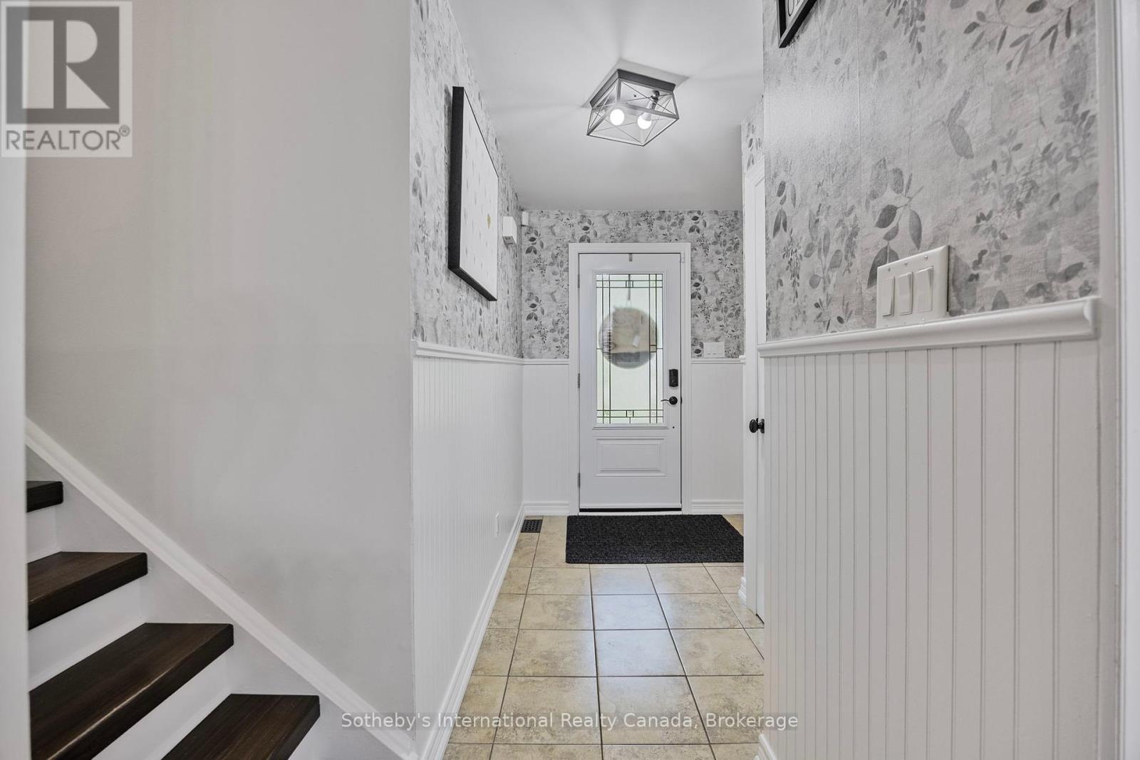 4 Peacher Street, Springwater, Ontario  L0L 1Y2 - Photo 7 - S12256360