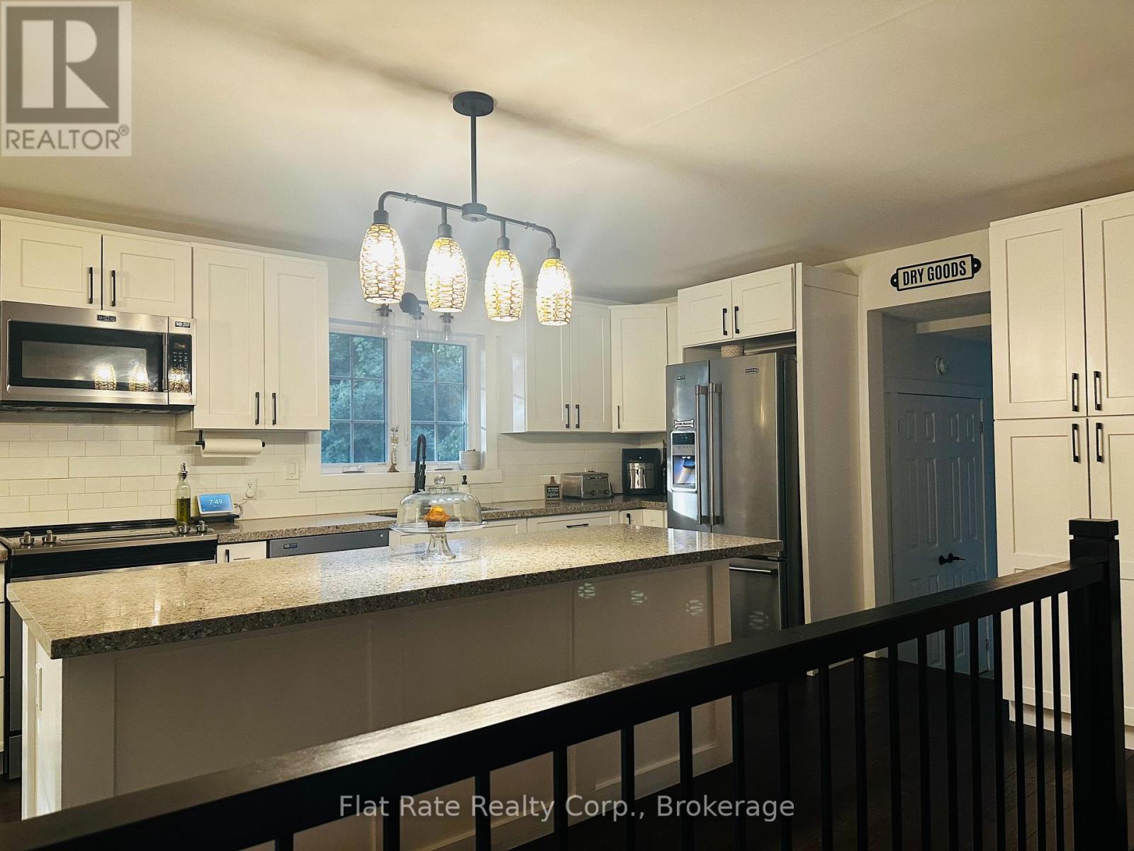 3 Perkins Drive, Tiny, Ontario  L0L 2J0 - Photo 10 - S12256475