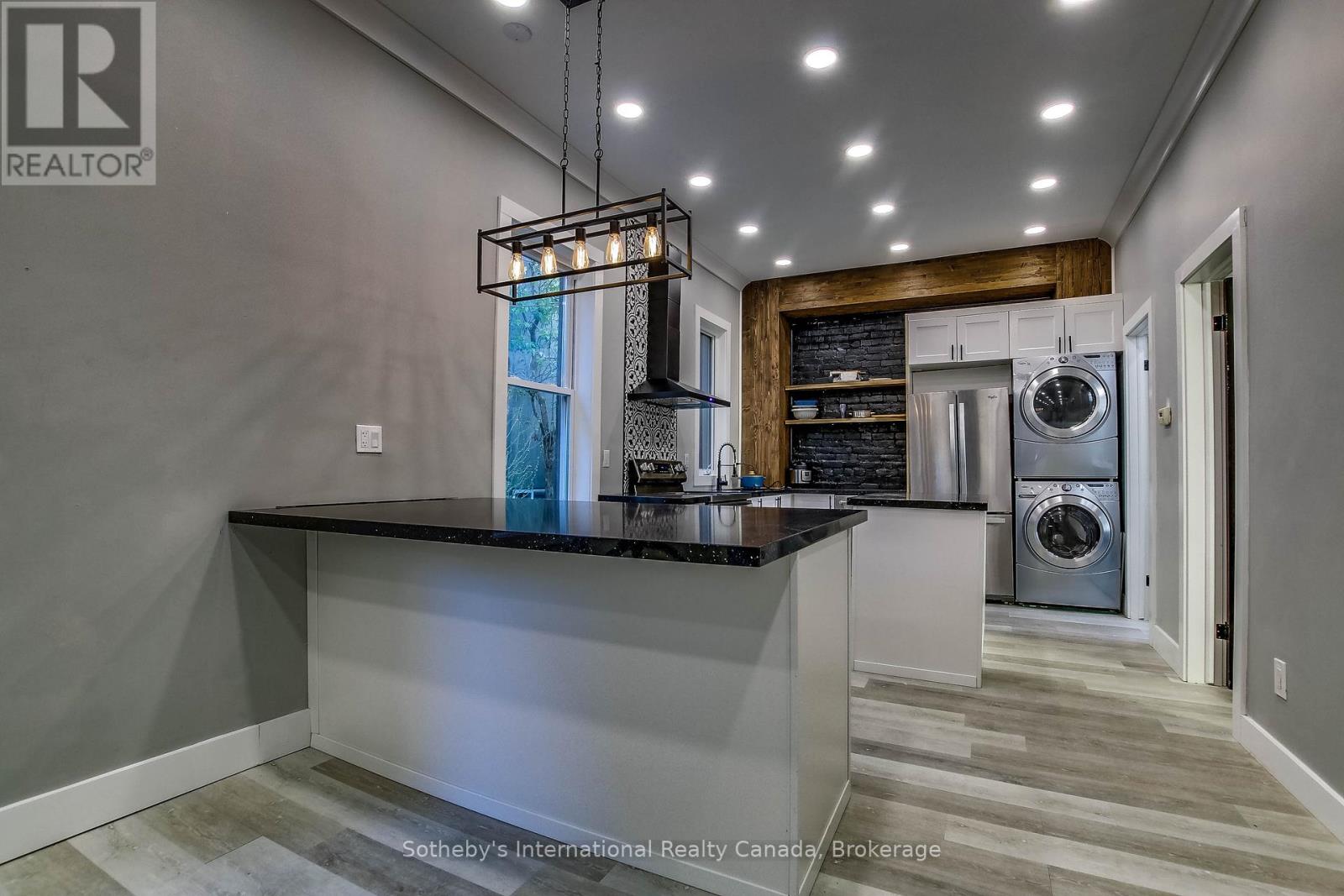 71 Briscoe Street E, London South, Ontario  N6C 1W8 - Photo 6 - X12256662