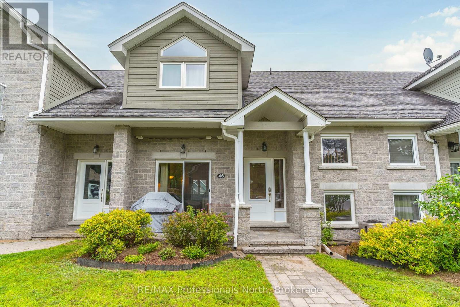 46 Webb Circle, Dysart Et Al, Ontario  K0M 1S0 - Photo 2 - X12257249