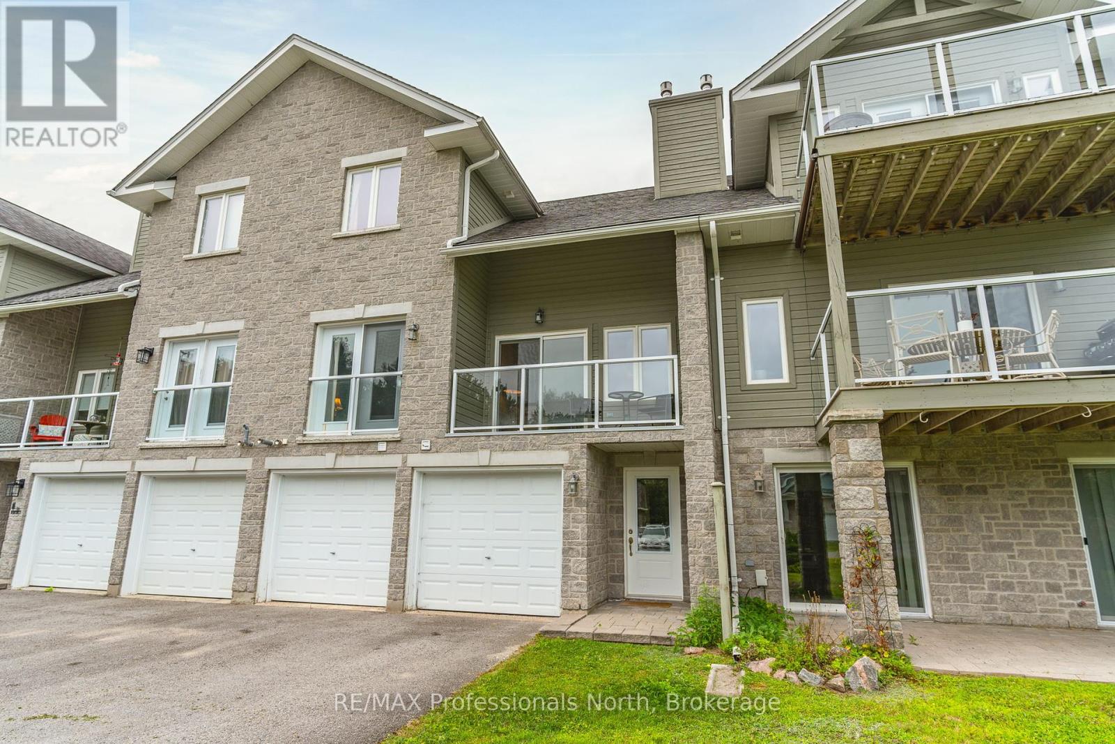 46 Webb Circle, Dysart Et Al, Ontario  K0M 1S0 - Photo 36 - X12257249