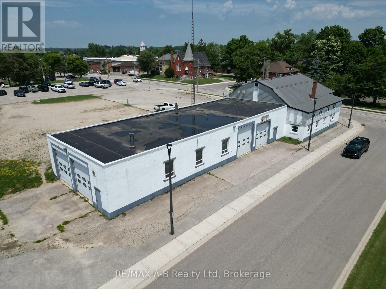 15 Mill Street E, Perth East, Ontario  N0K 1M0 - Photo 9 - X12257400
