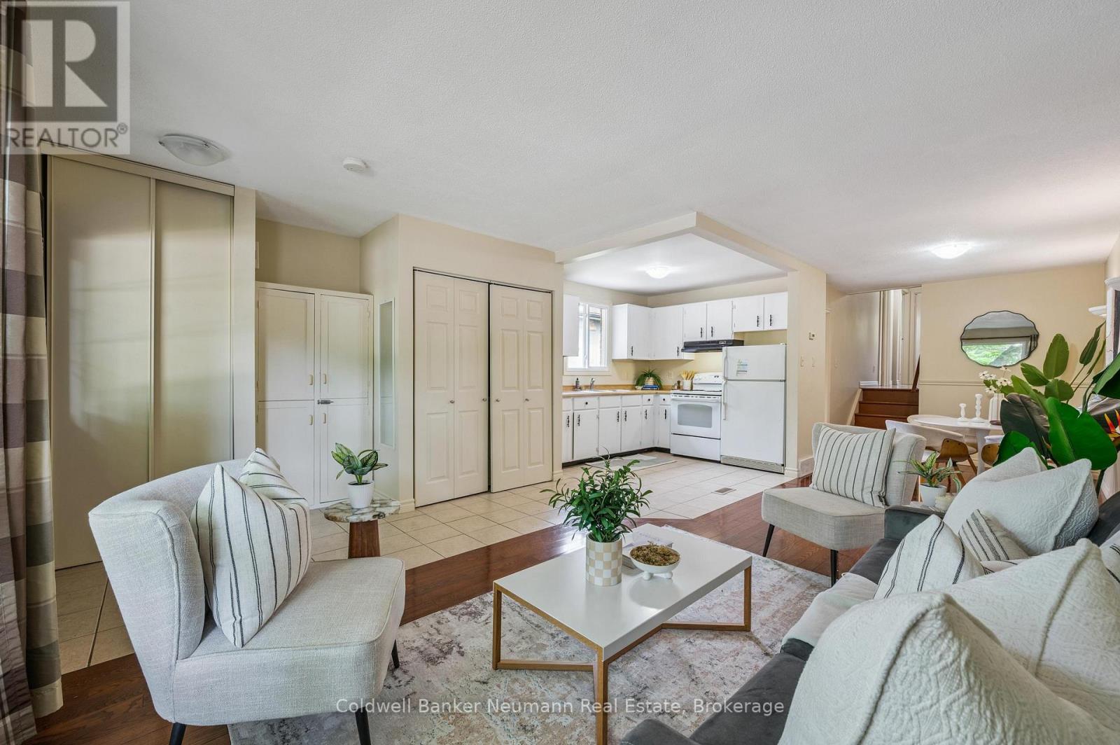 30 Mason Court, Guelph, Ontario  N1G 3G9 - Photo 7 - X12257503