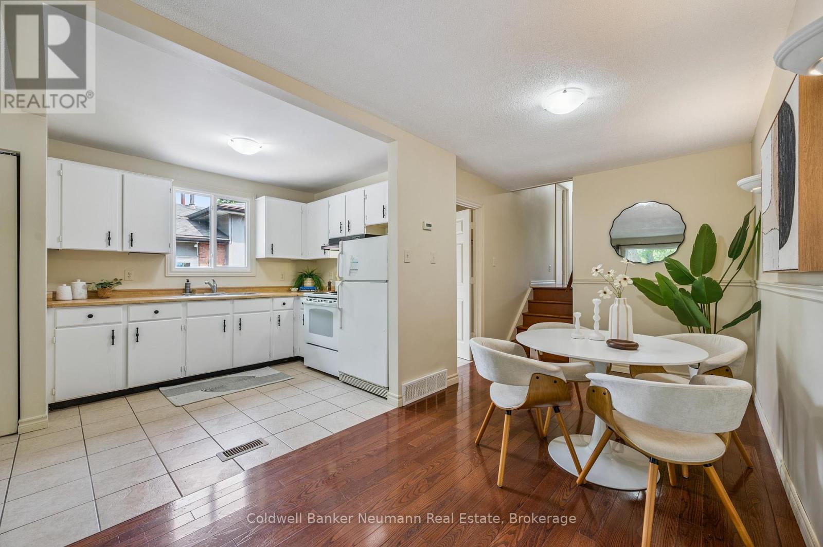 30 Mason Court, Guelph, Ontario  N1G 3G9 - Photo 9 - X12257503
