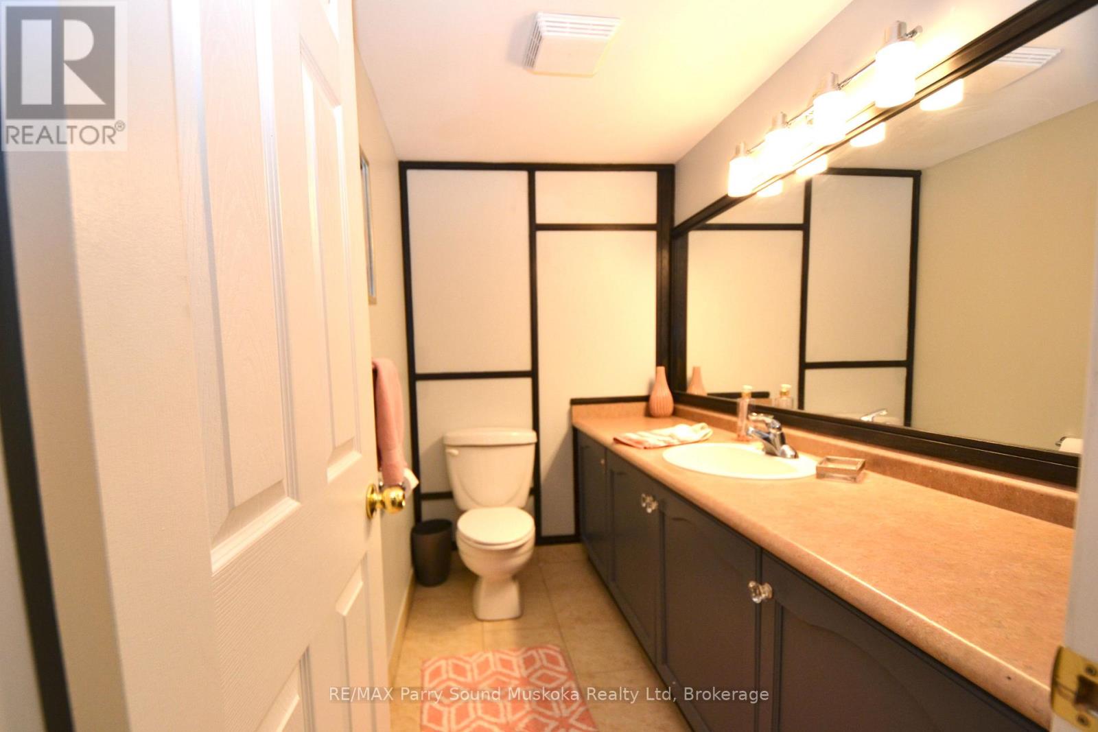 205 - 1071 Queens Avenue E, Oakville, Ontario  L6H 2R5 - Photo 15 - W12257652