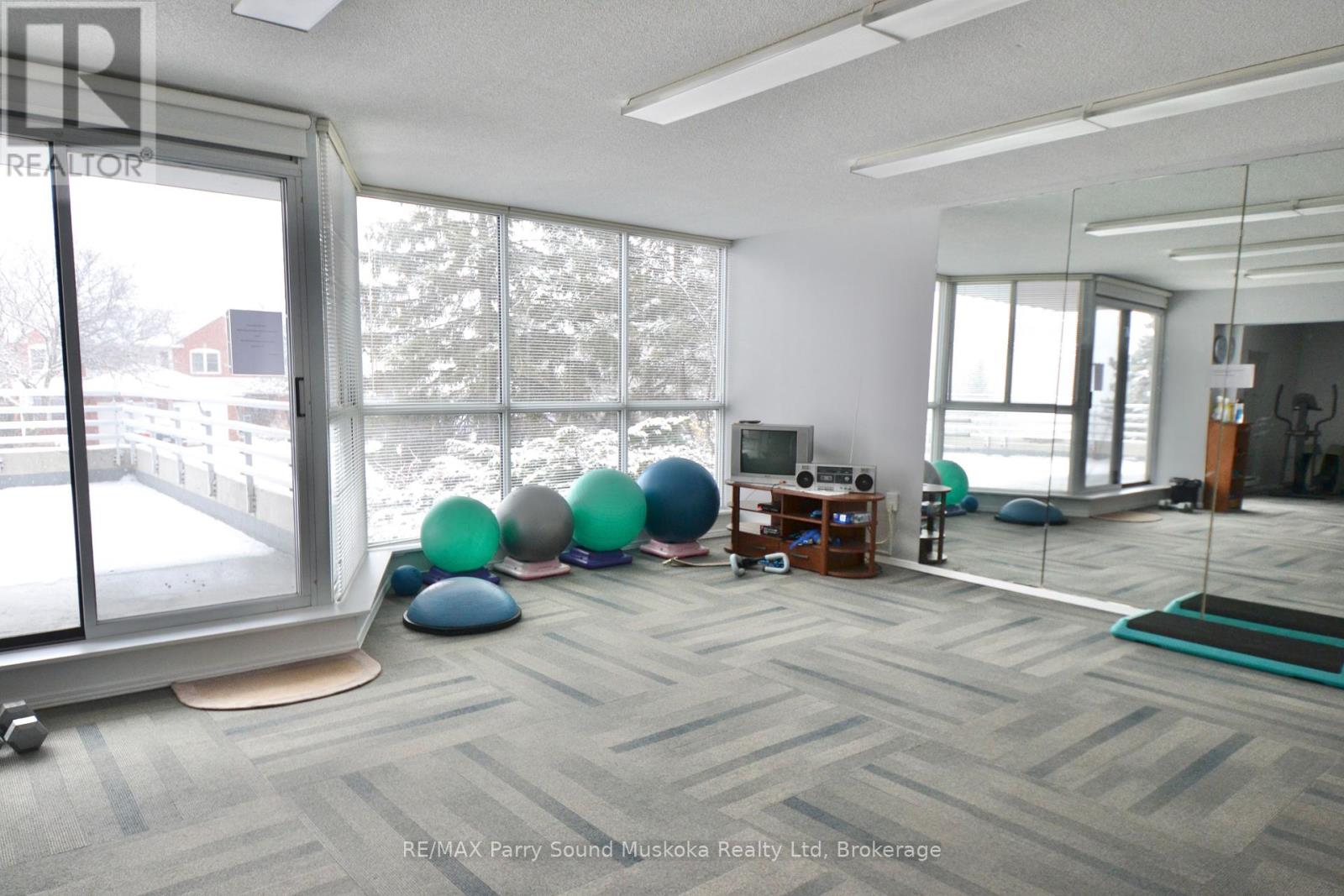 205 - 1071 Queens Avenue E, Oakville, Ontario  L6H 2R5 - Photo 17 - W12257652