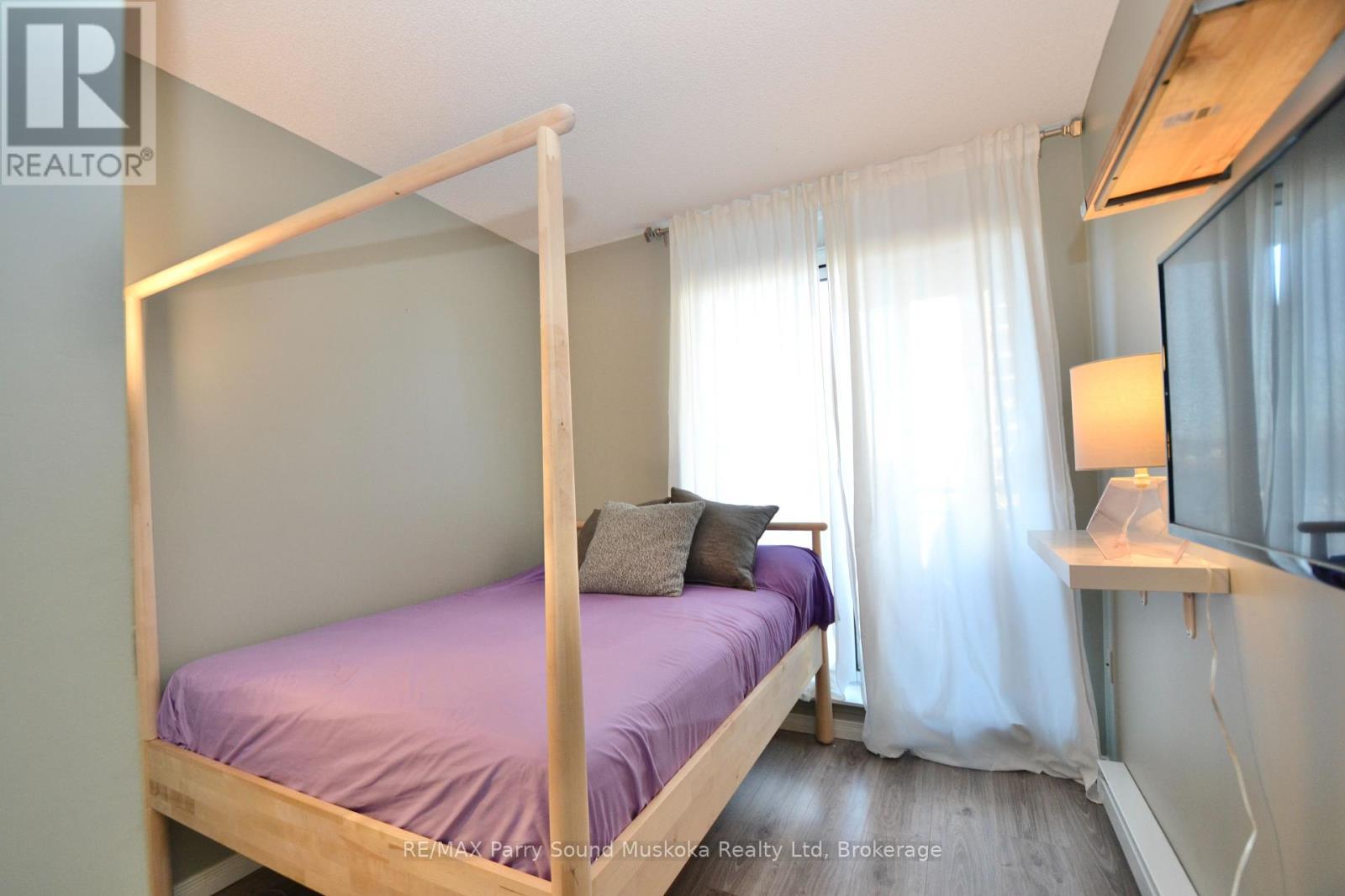 205 - 1071 Queens Avenue E, Oakville, Ontario  L6H 2R5 - Photo 6 - W12257652