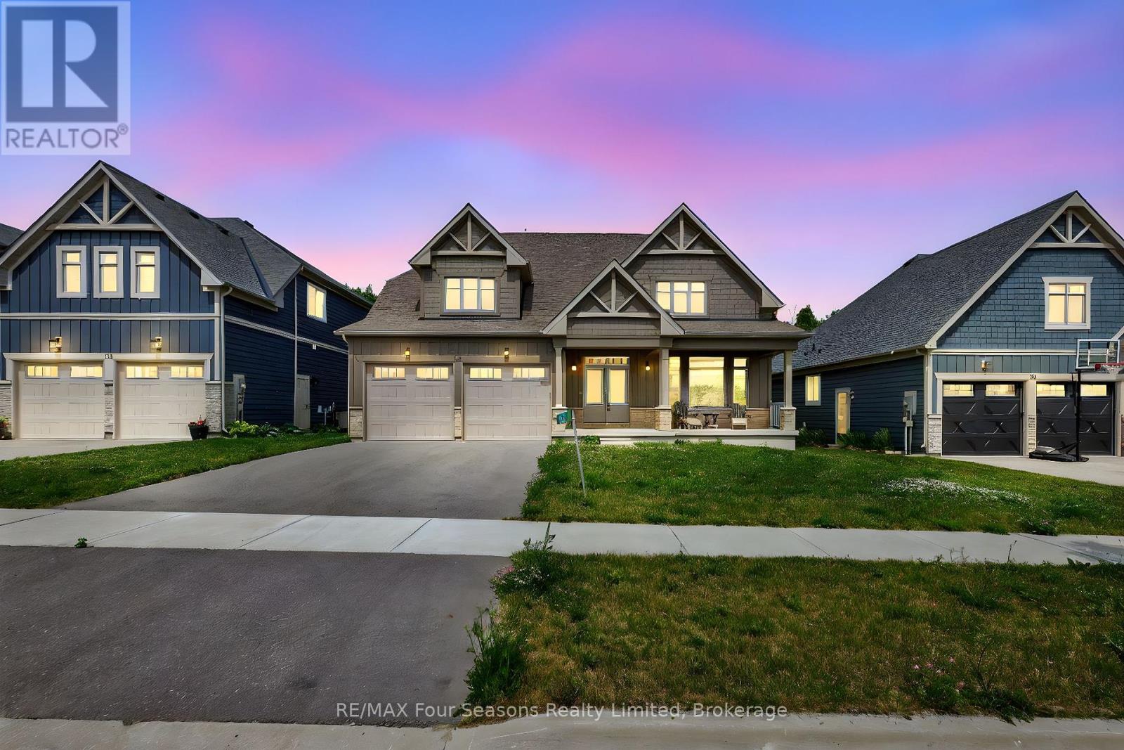 116 Springside Crescent, Blue Mountains, Ontario  L9Y 4P5 - Photo 1 - X12257621