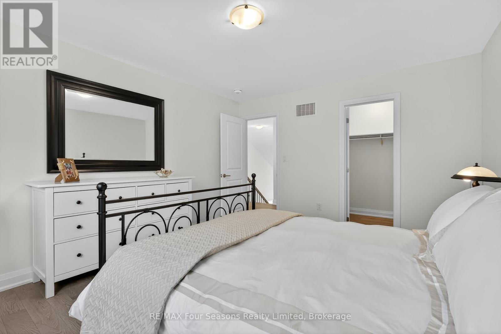 116 Springside Crescent, Blue Mountains, Ontario  L9Y 4P5 - Photo 37 - X12257621