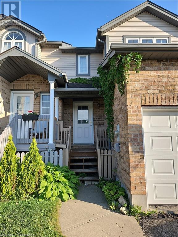 316 Activa Avenue, Kitchener, Ontario  N2E 3V1 - Photo 2 - 40747294