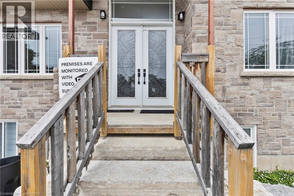 87 Owen Place, Hamilton, Ontario  L8G 2H3 - Photo 2 - 40747282