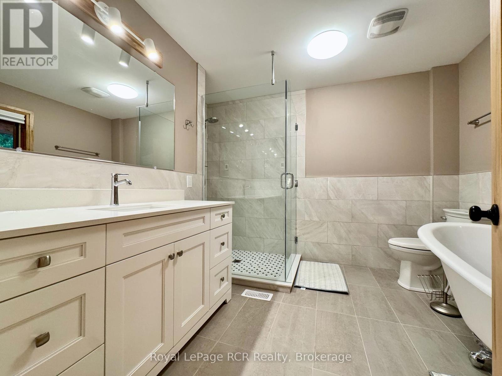 91 Little Pine Drive, Northern Bruce Peninsula, Ontario  N0H 1W0 - Photo 11 - X12258109