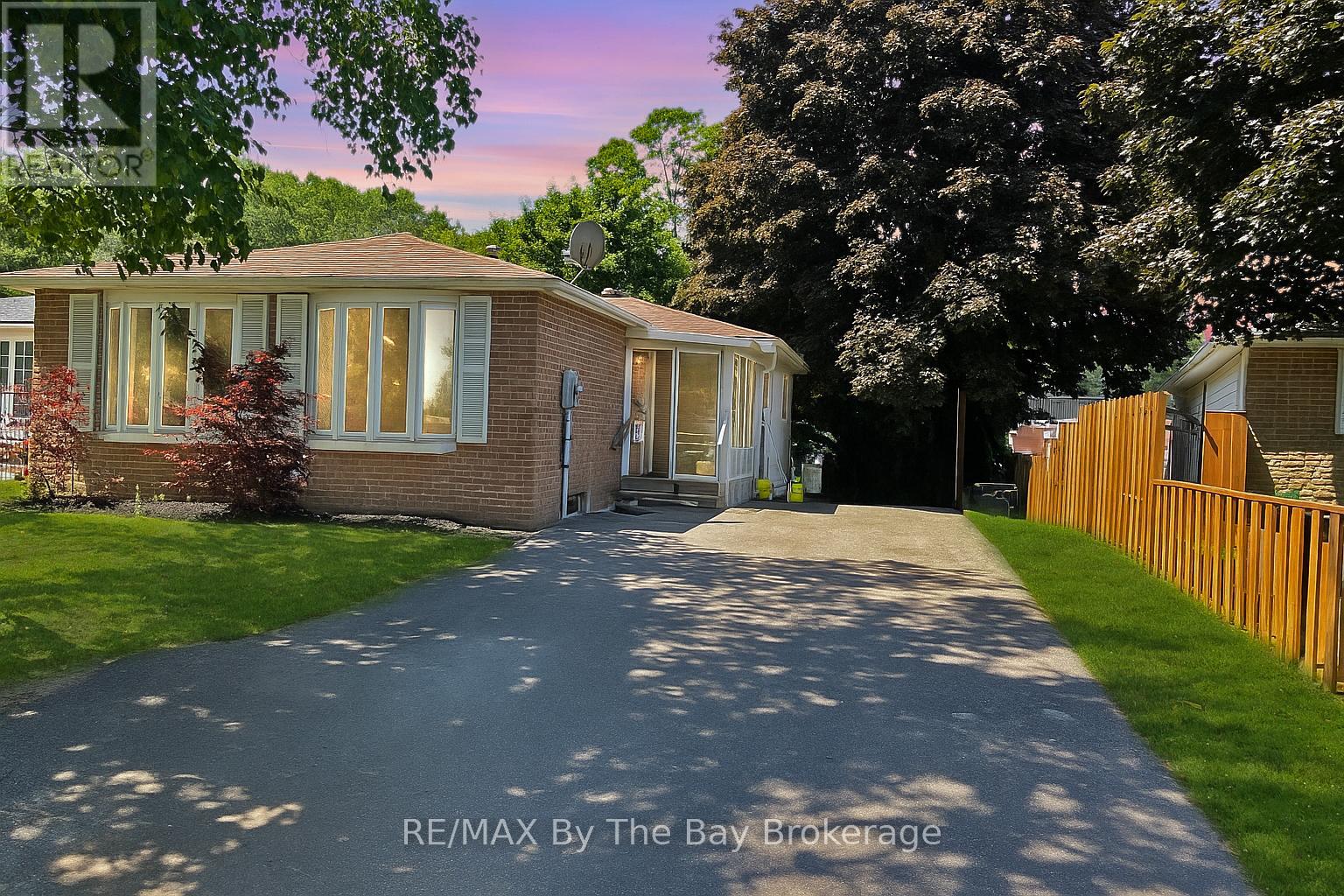 1033 GLEN BOGIE CRESCENT, Midland, Ontario