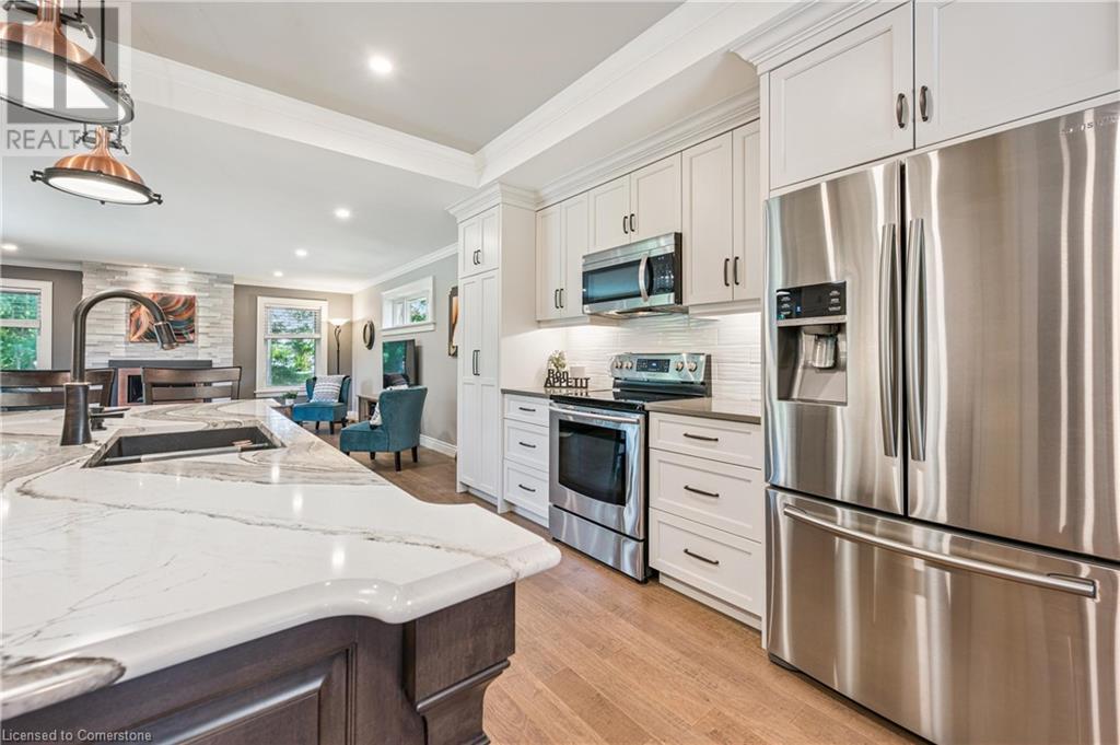558 Elm Ridge Place, Waterloo, Ontario  N2L 4P7 - Photo 10 - 40746027