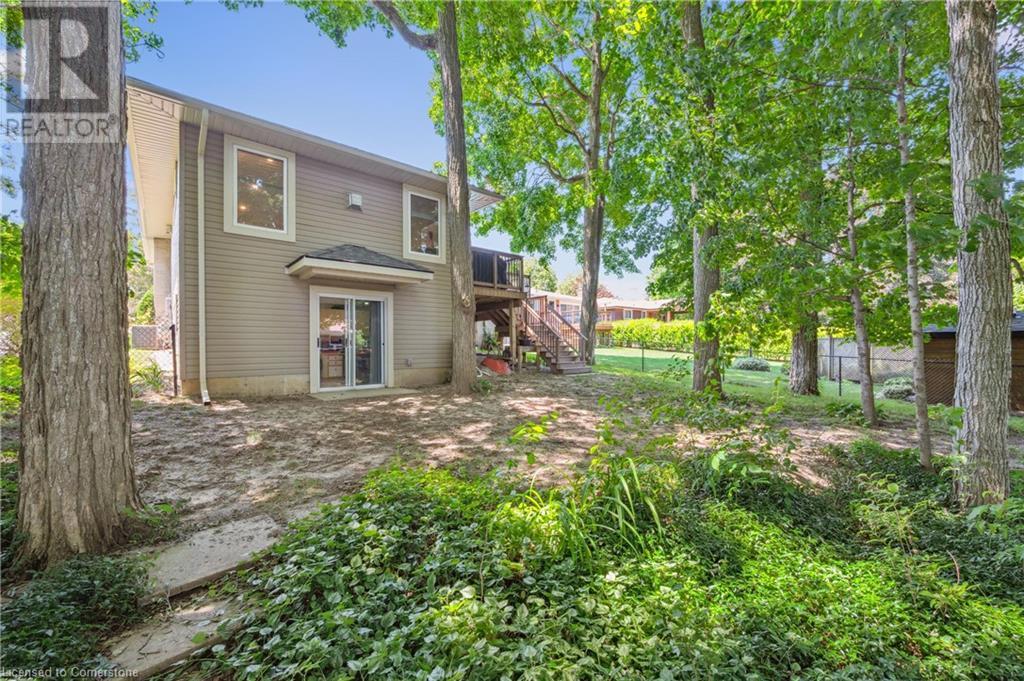 558 Elm Ridge Place, Waterloo, Ontario  N2L 4P7 - Photo 32 - 40746027