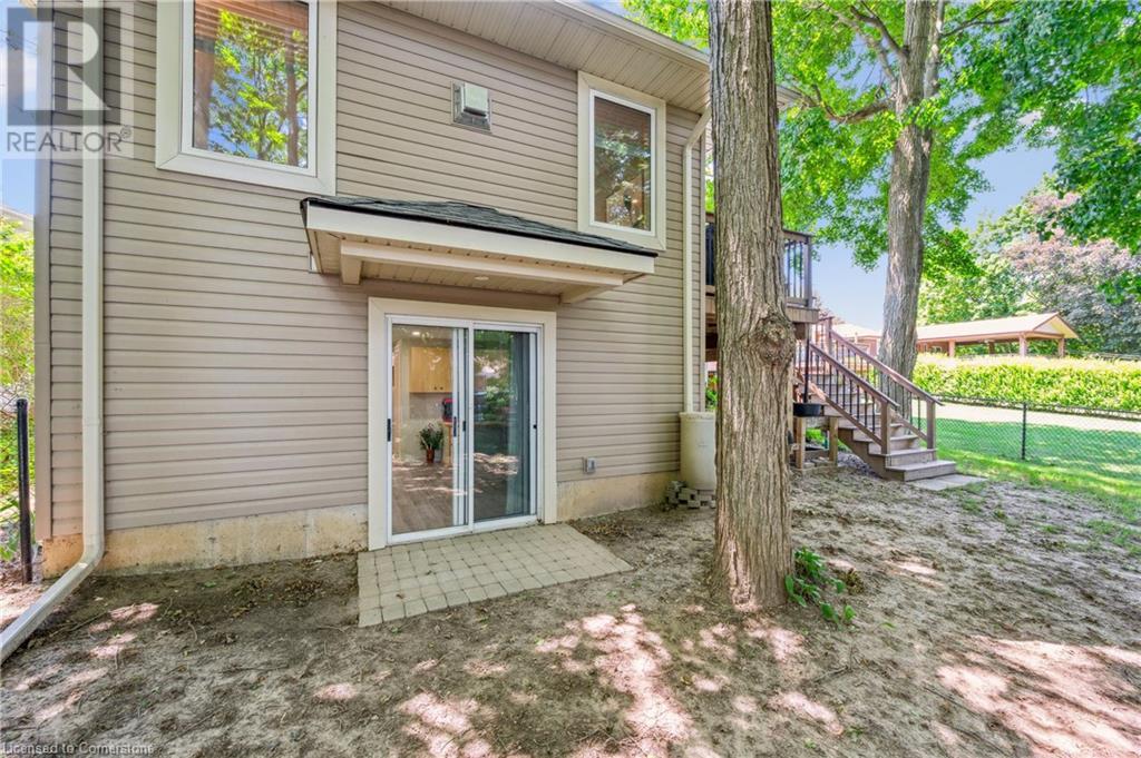558 Elm Ridge Place, Waterloo, Ontario  N2L 4P7 - Photo 33 - 40746027