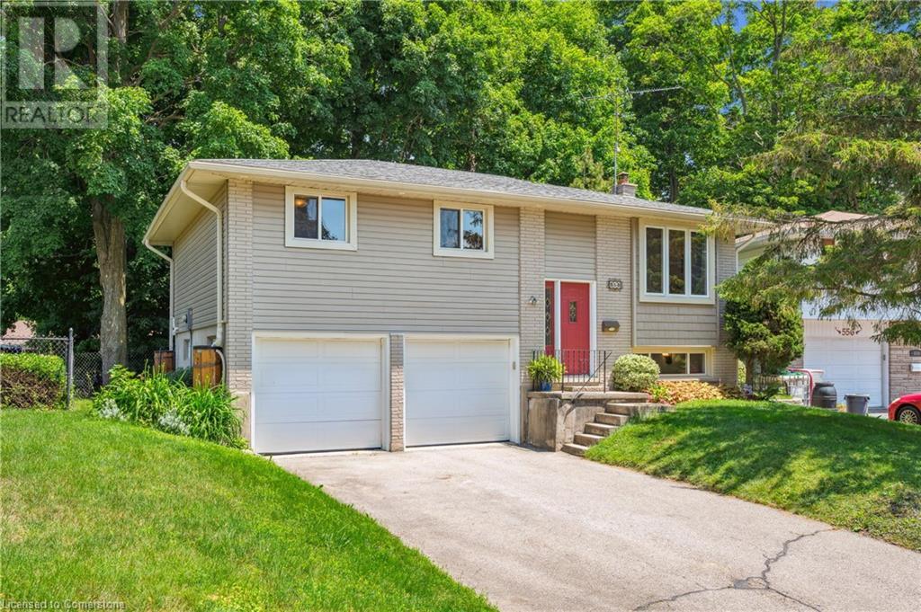 558 Elm Ridge Place, Waterloo, Ontario  N2L 4P7 - Photo 4 - 40746027