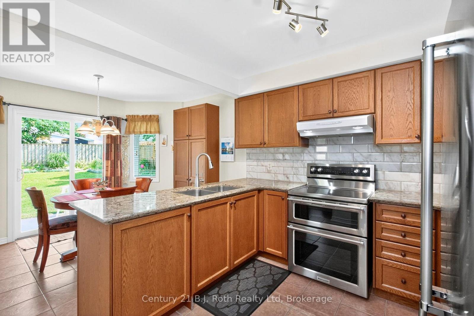 997 Whitney Crescent, Midland, Ontario  L4R 5N3 - Photo 10 - S12258415