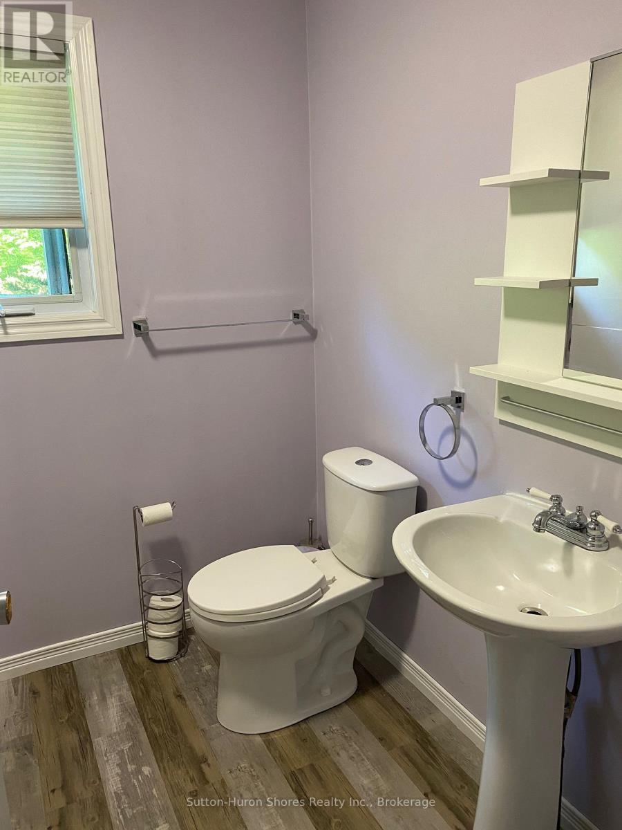 869 Gustavus Street, Saugeen Shores, Ontario  N0H 2C4 - Photo 14 - X12258477