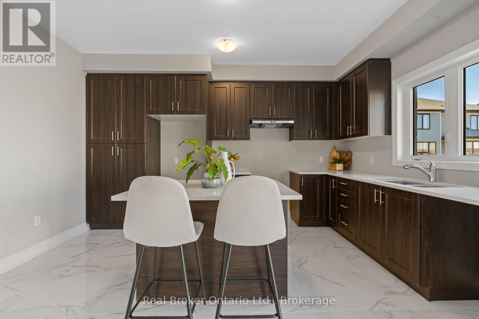 15 Venture Way, Thorold, Ontario  L2V 0G9 - Photo 24 - X12258486