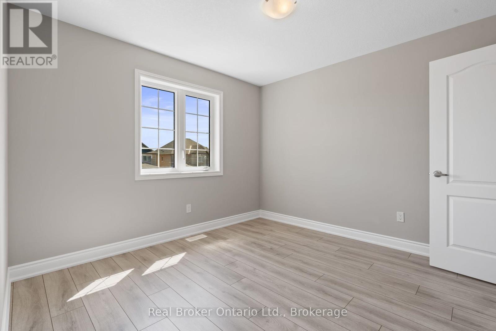 15 Venture Way, Thorold, Ontario  L2V 0G9 - Photo 28 - X12258486