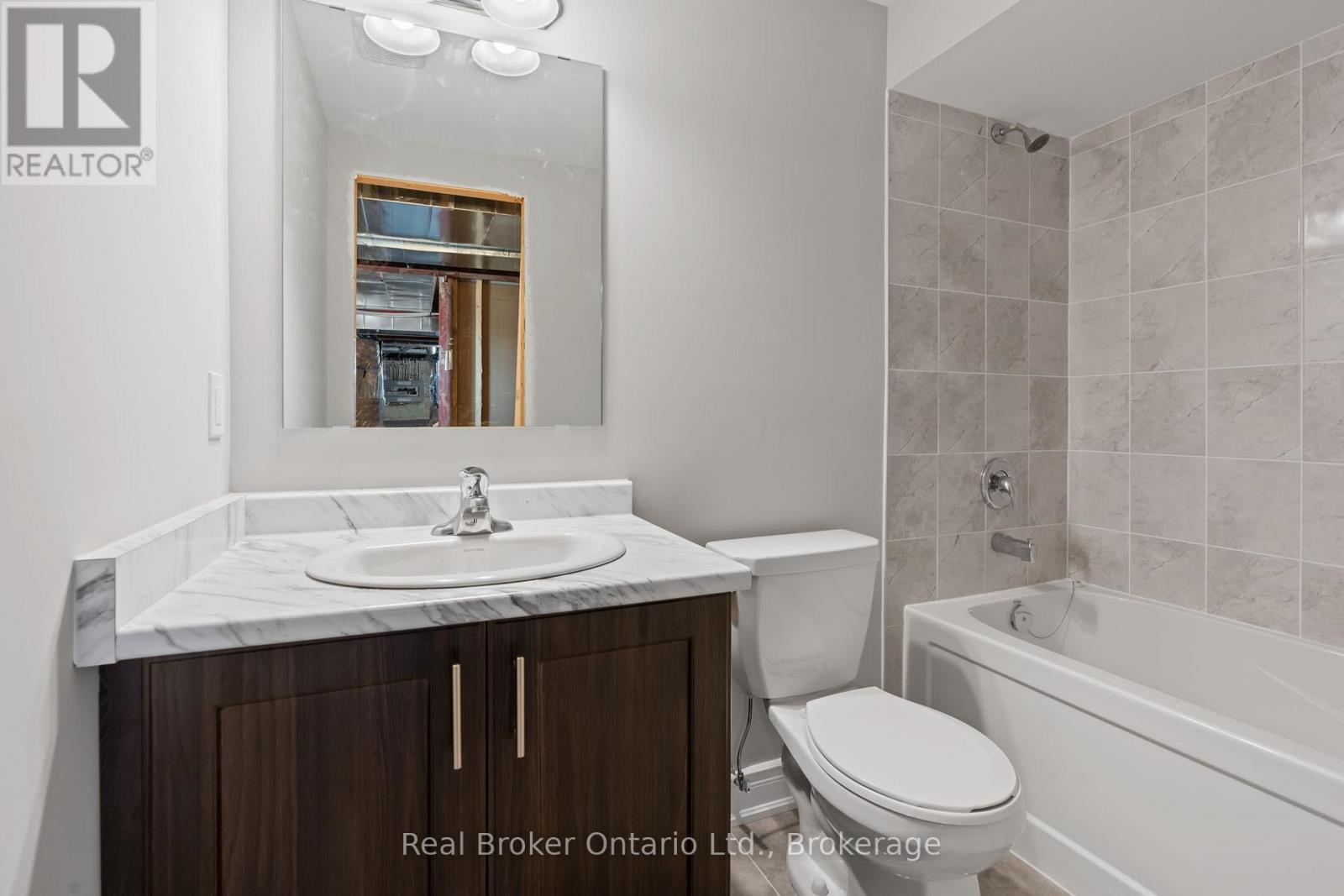 15 Venture Way, Thorold, Ontario  L2V 0G9 - Photo 43 - X12258486