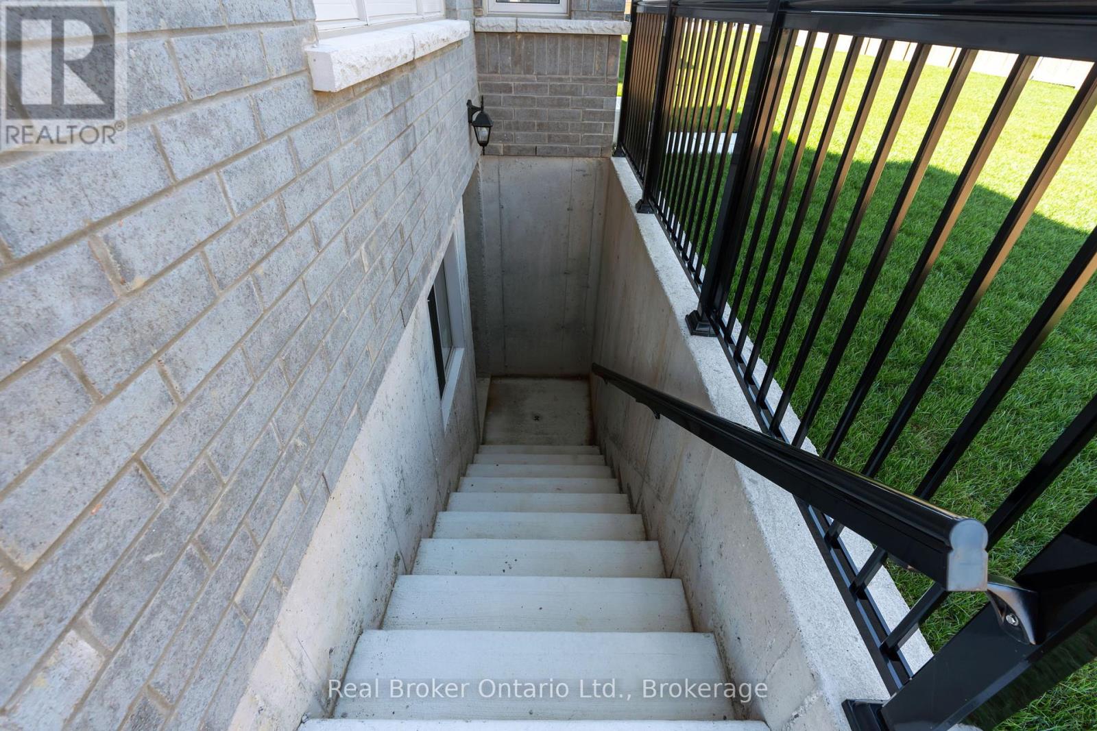 15 Venture Way, Thorold, Ontario  L2V 0G9 - Photo 47 - X12258486