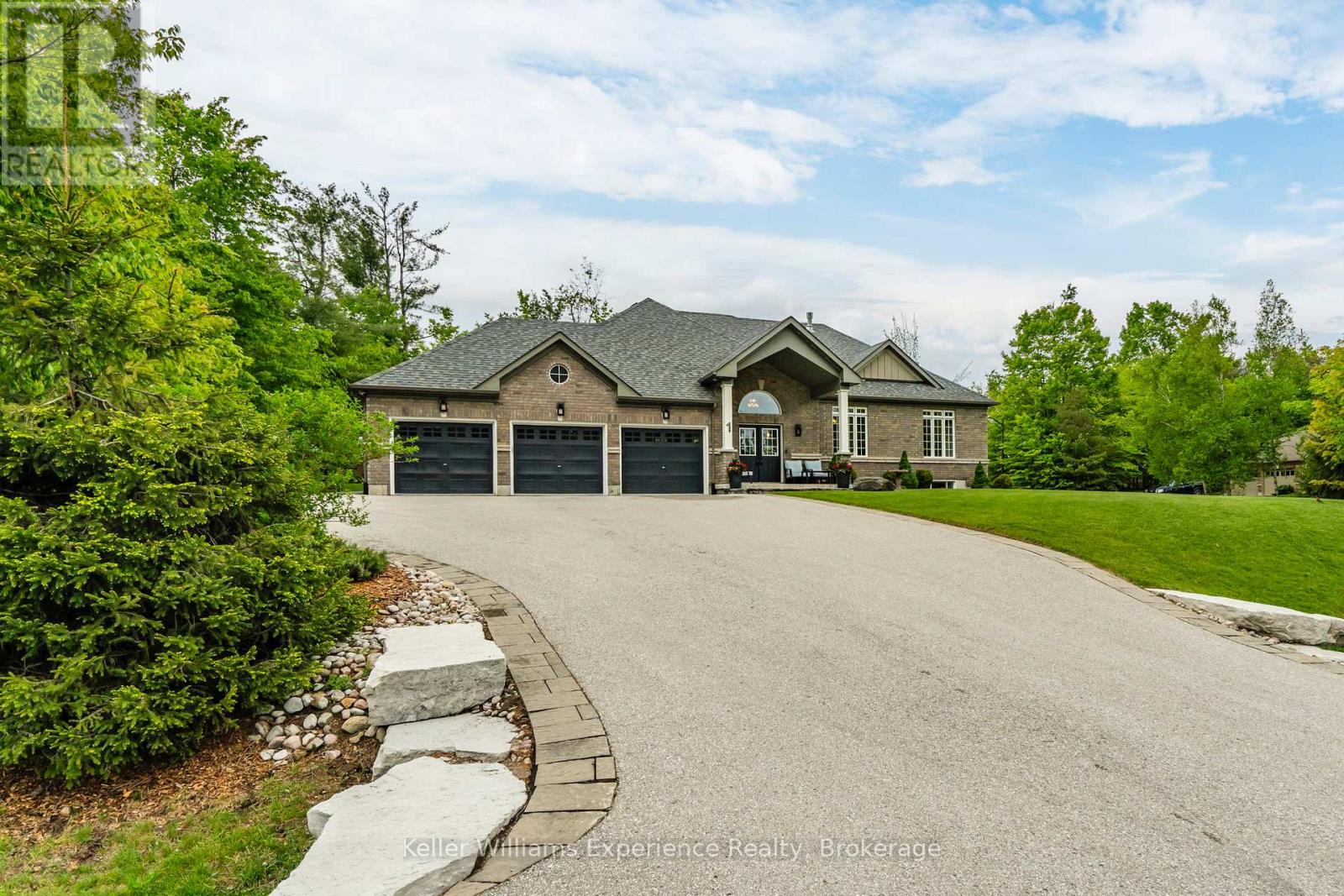 1 Topaz Court, Oro-Medonte, Ontario  L0L 2E0 - Photo 2 - S12258648