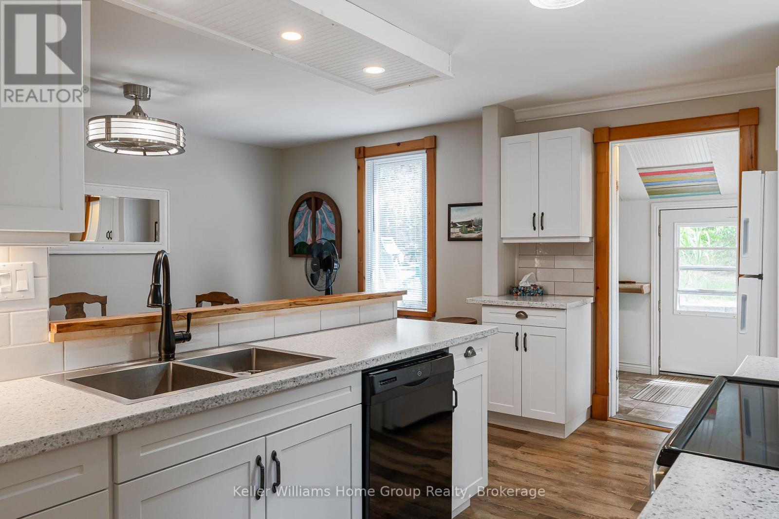 891 Mcdonald Avenue, Kincardine, Ontario  N2Z 1A5 - Photo 12 - X12258839