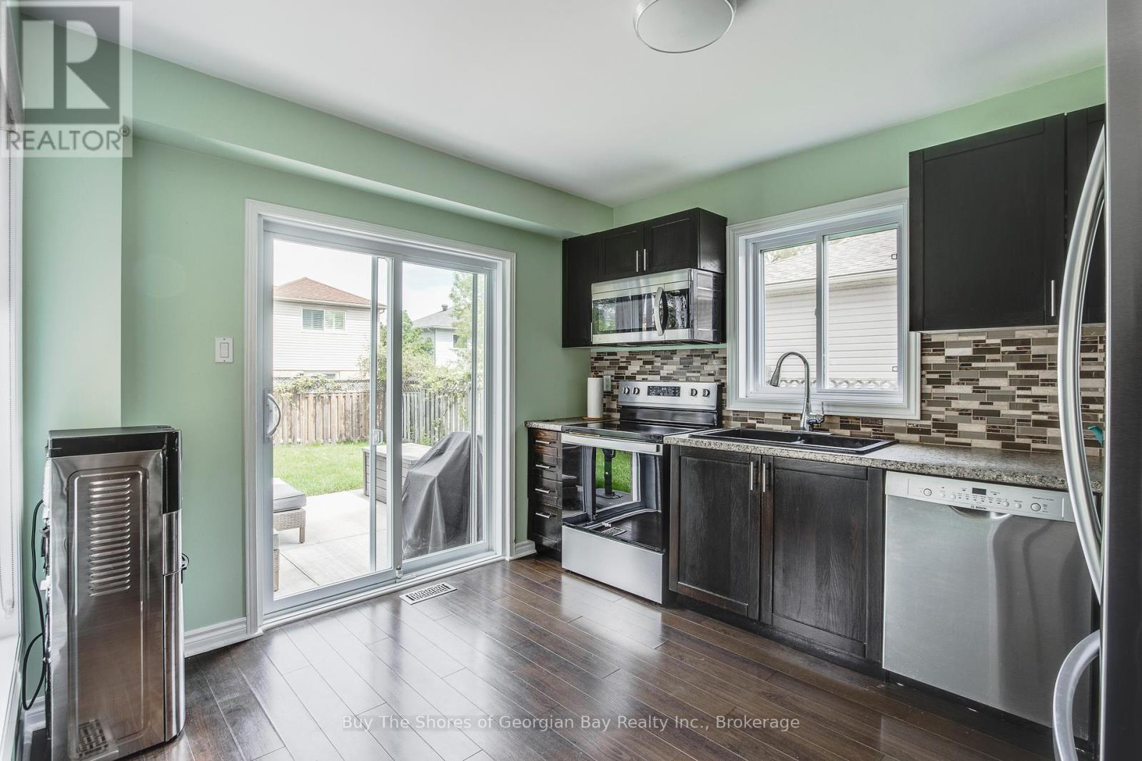 96 Barre Drive, Barrie, Ontario  L4N 7P1 - Photo 9 - S12258975