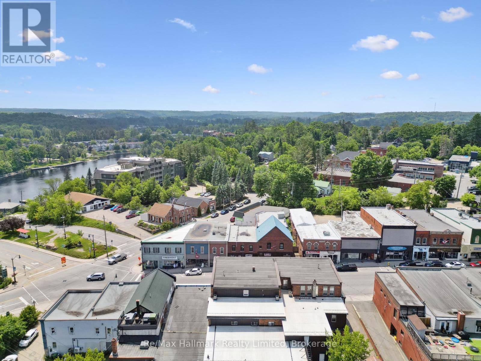 14 Manitoba Street, Bracebridge, Ontario  P1L 1R9 - Photo 4 - X12259008