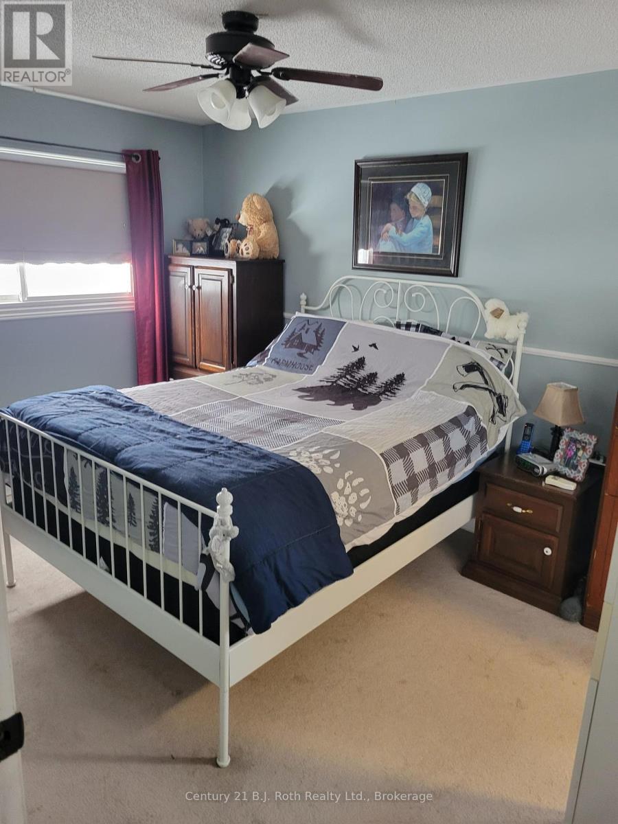 2 Lynn Street, Tiny, Ontario  L0L 2J0 - Photo 5 - S12259263