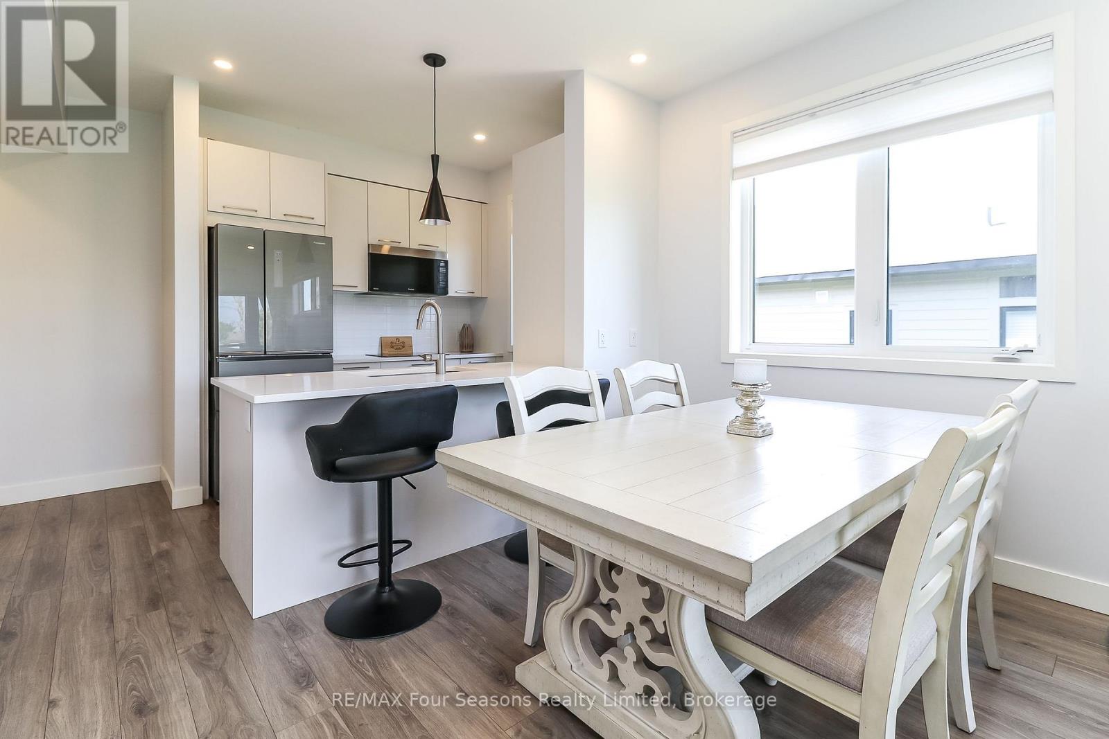207 - 13 Beausoleil Lane, Blue Mountains, Ontario  L9Y 2X5 - Photo 20 - X12259299