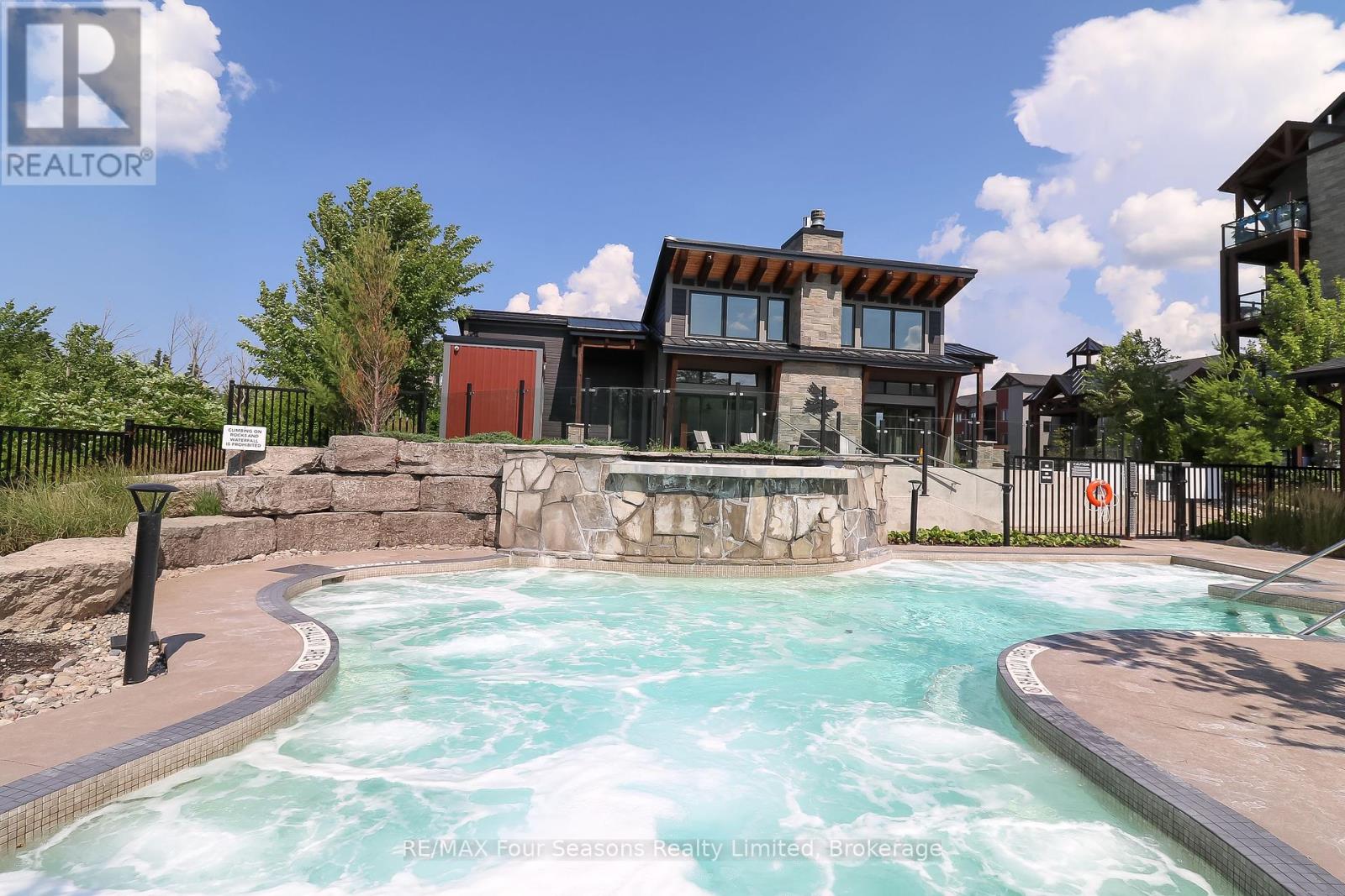 207 - 13 Beausoleil Lane, Blue Mountains, Ontario  L9Y 2X5 - Photo 34 - X12259299