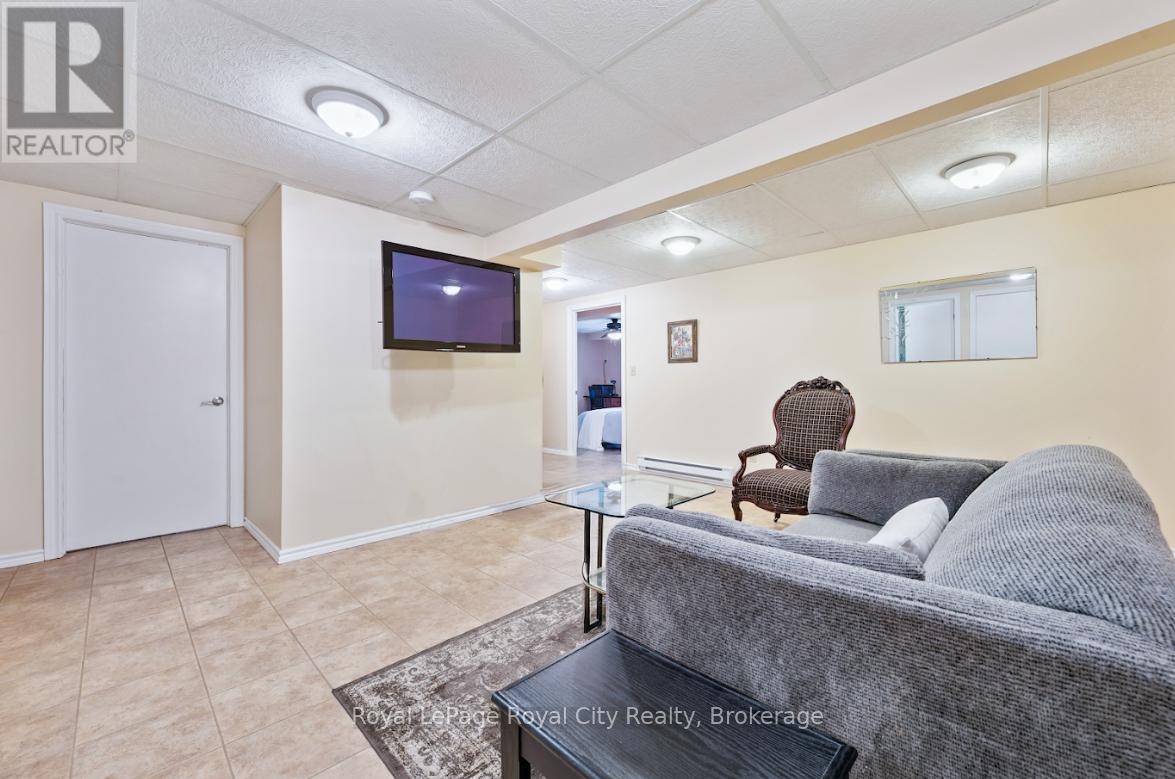 346 Third Street, Centre Wellington, Ontario  N0B 1J0 - Photo 27 - X12259347