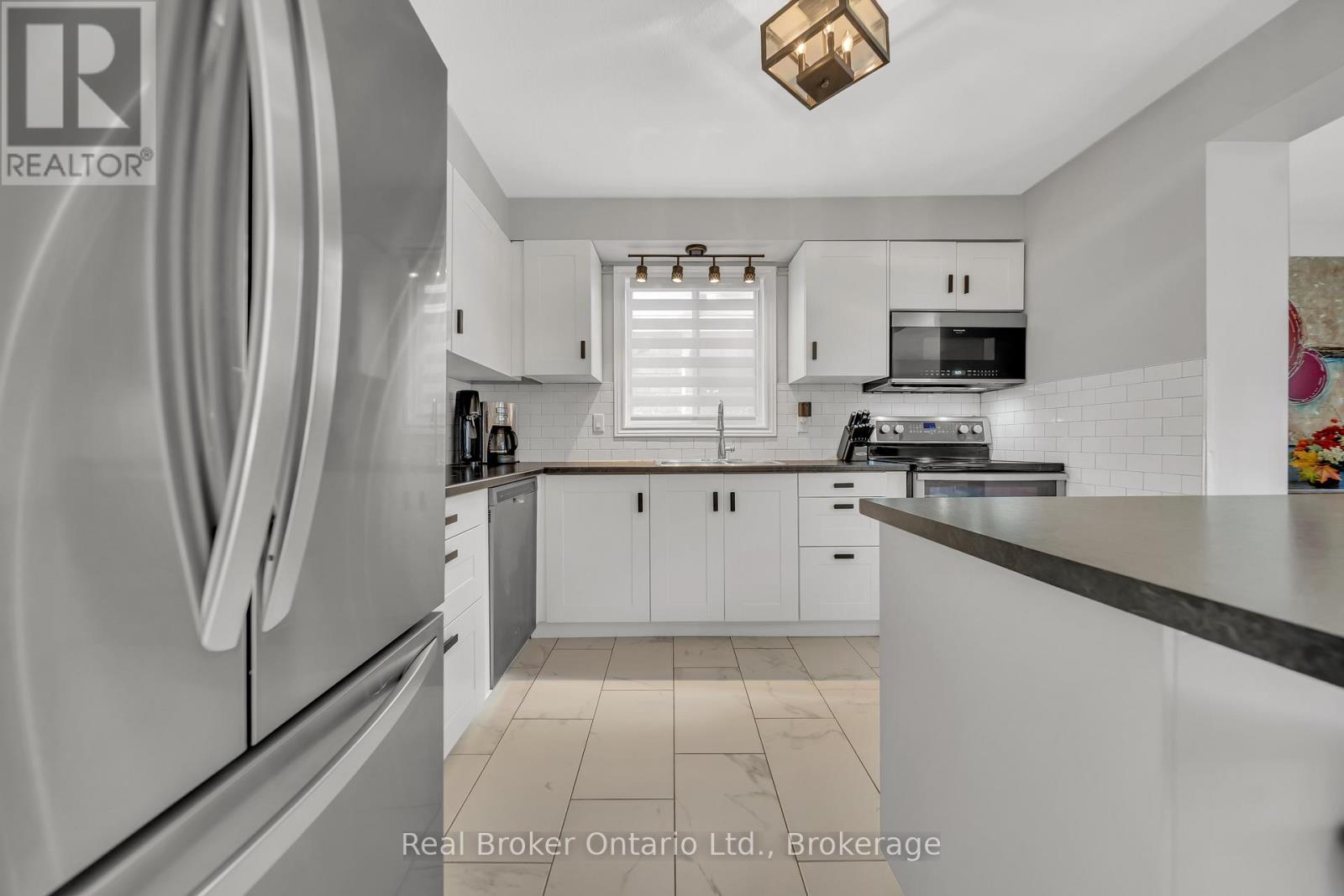 21 Mackay Street, Guelph, Ontario  N1E 7H3 - Photo 10 - X12259415