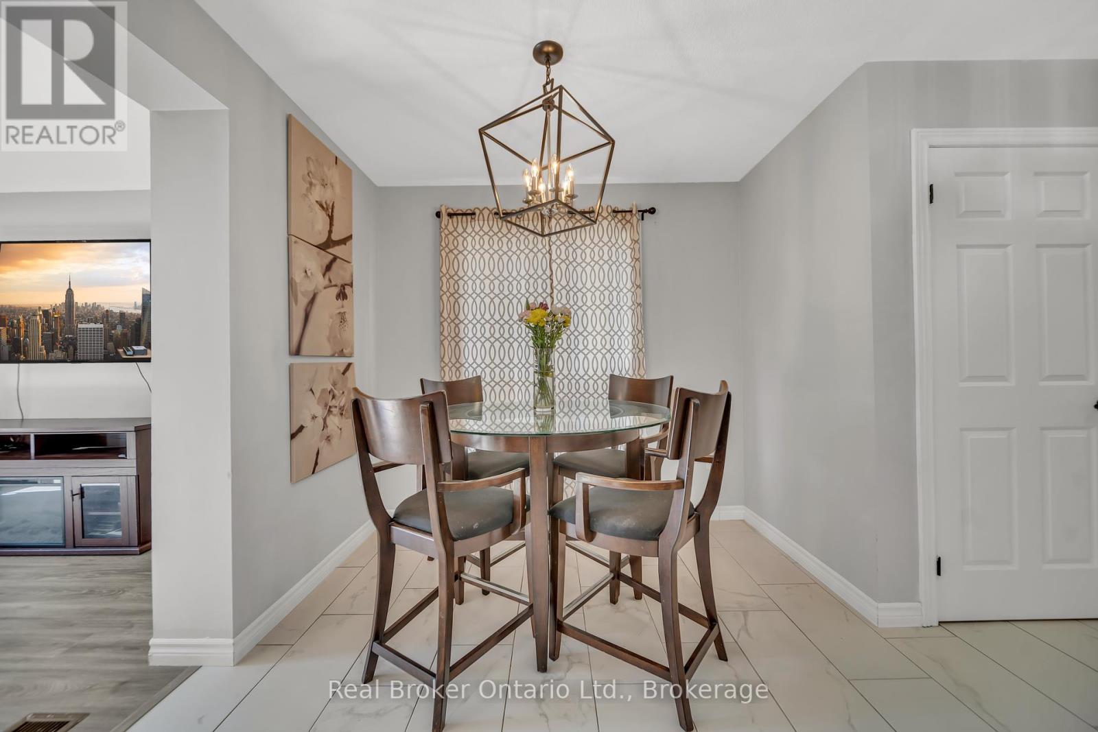 21 Mackay Street, Guelph, Ontario  N1E 7H3 - Photo 14 - X12259415