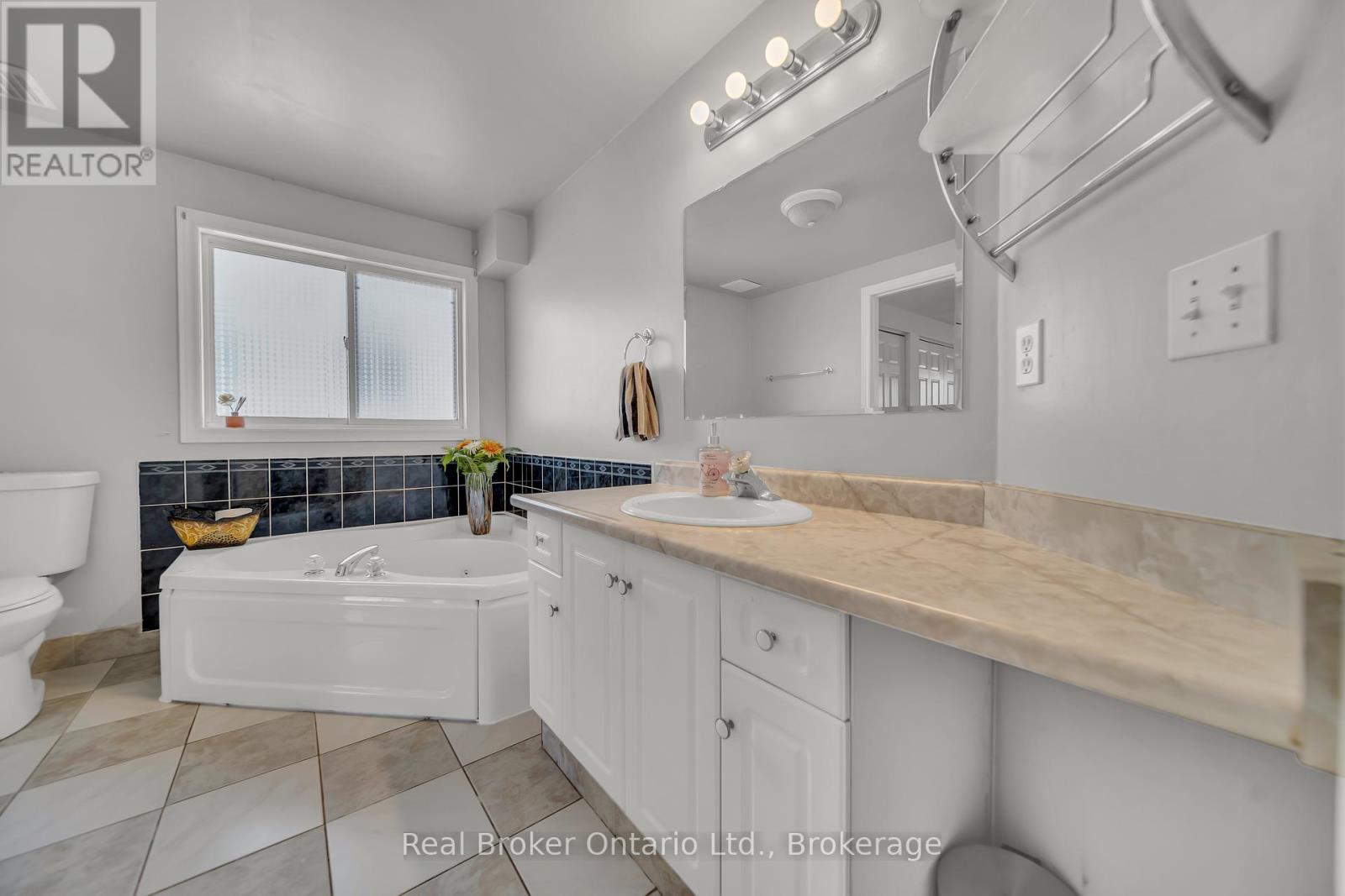 21 Mackay Street, Guelph, Ontario  N1E 7H3 - Photo 22 - X12259415