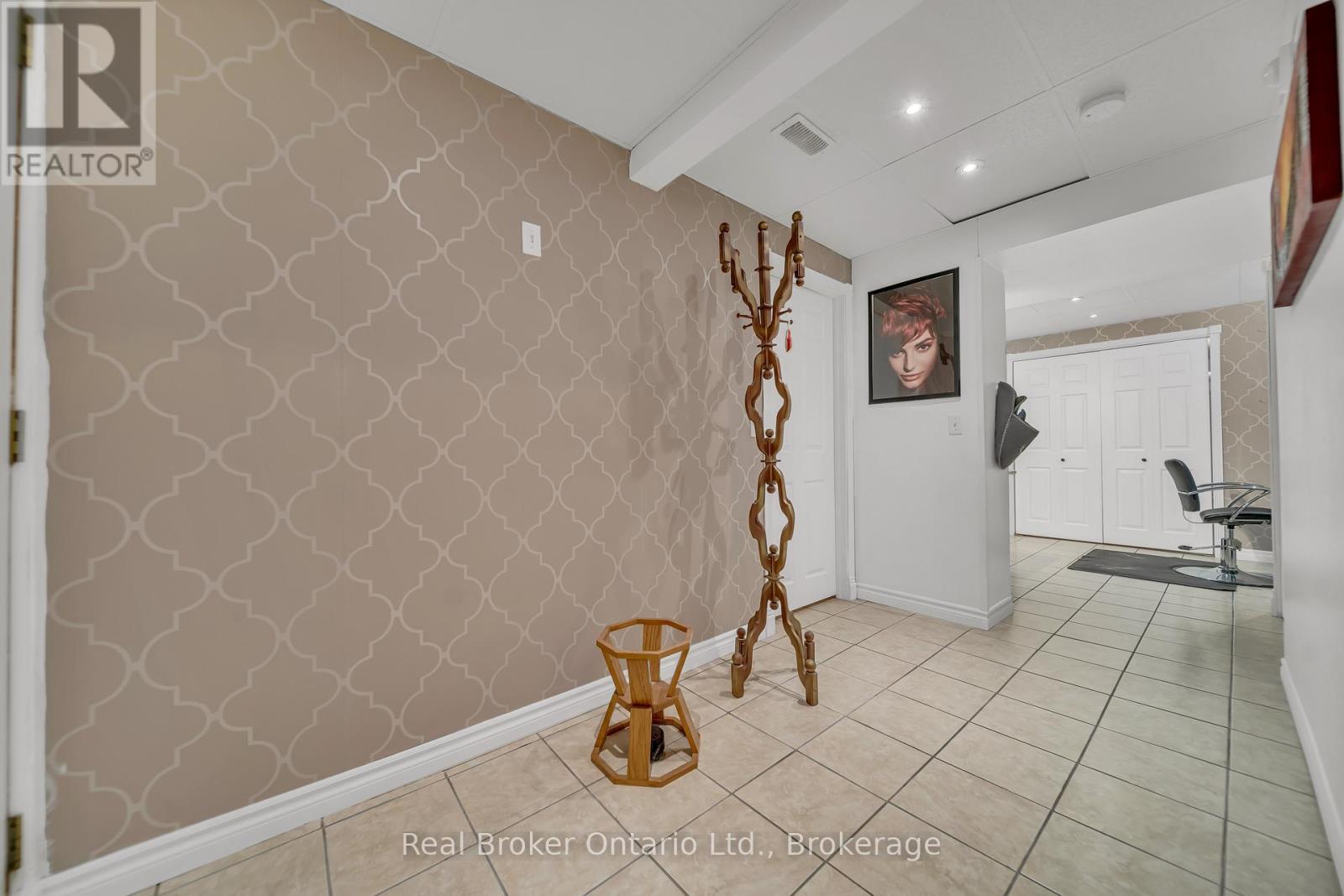 21 Mackay Street, Guelph, Ontario  N1E 7H3 - Photo 31 - X12259415