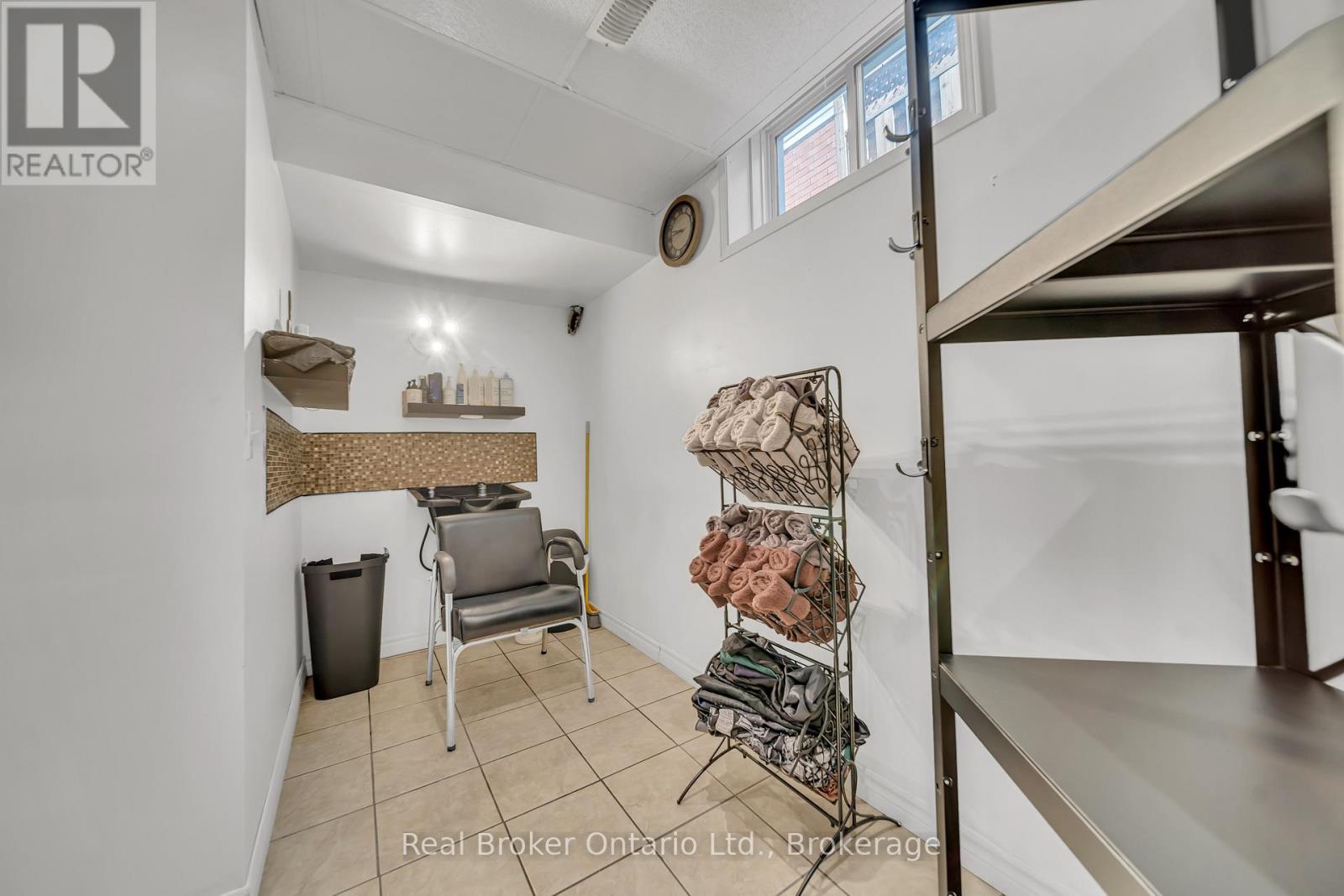 21 Mackay Street, Guelph, Ontario  N1E 7H3 - Photo 35 - X12259415
