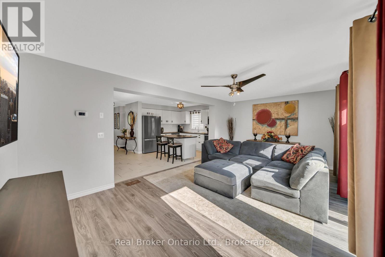 21 Mackay Street, Guelph, Ontario  N1E 7H3 - Photo 8 - X12259415