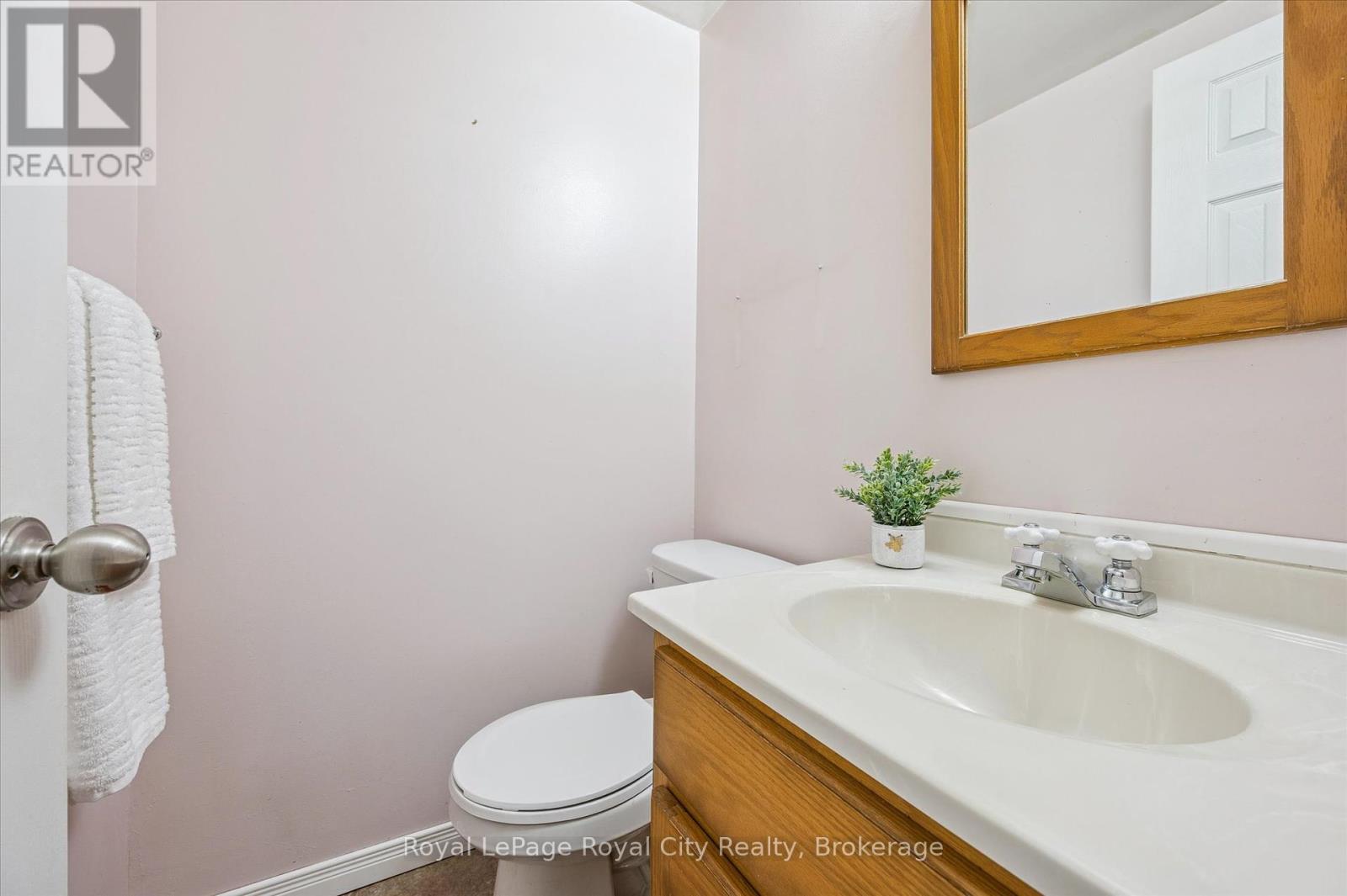 17 Springdale Boulevard, Guelph, Ontario  N1H 6X4 - Photo 21 - X12259508