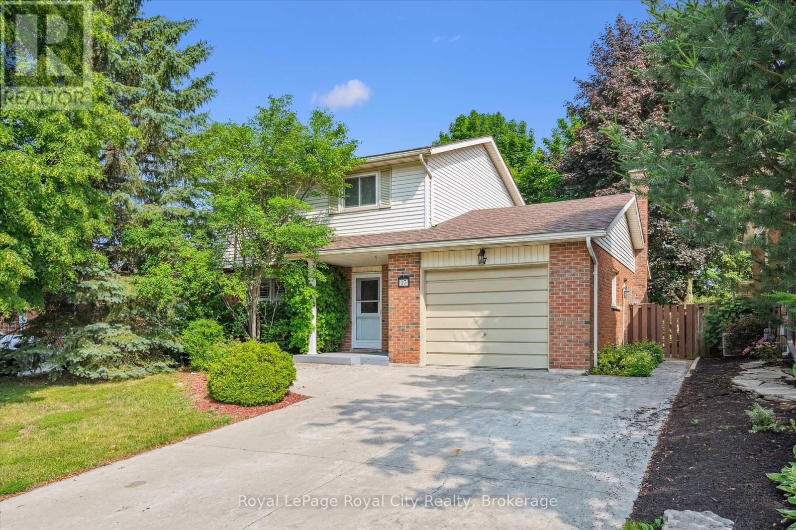 17 Springdale Boulevard, Guelph, Ontario  N1H 6X4 - Photo 3 - X12259508