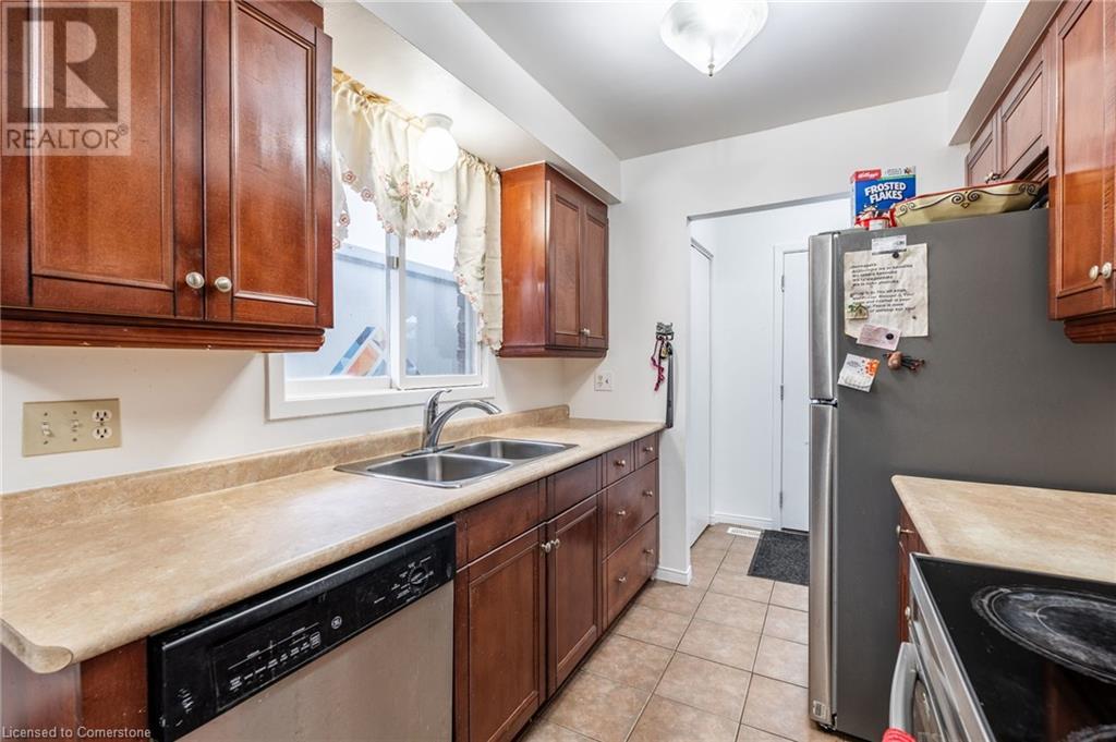 97 Guildwood Drive, Hamilton, Ontario  L9C 6S3 - Photo 13 - 40747515